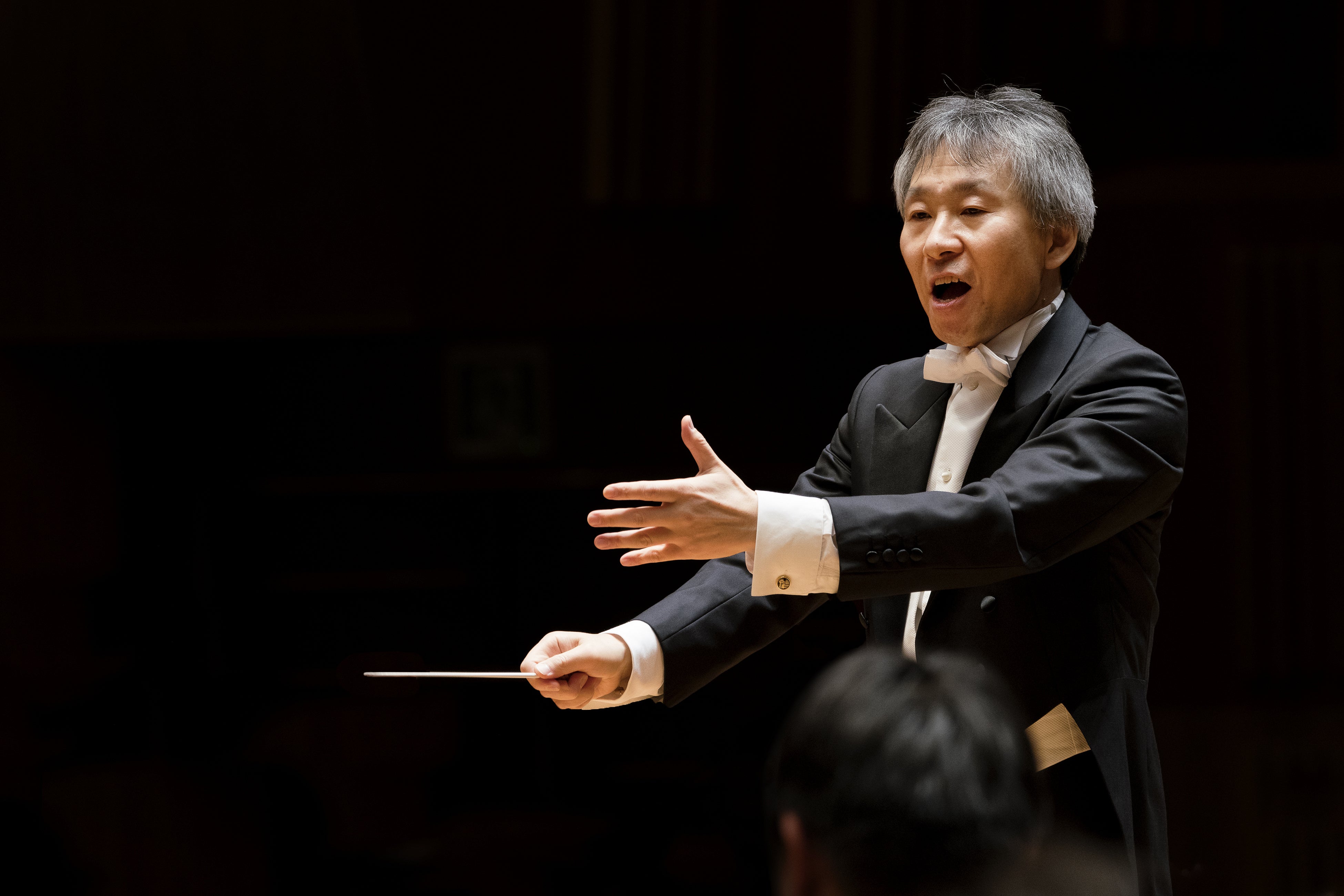 指揮者　梅田俊明　(C)K.Miura