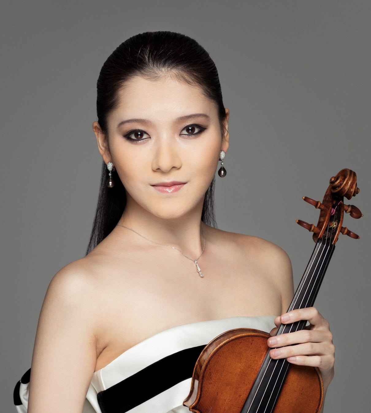 ヴァイオリン 服部百音(10月) (C)Yuji Hori