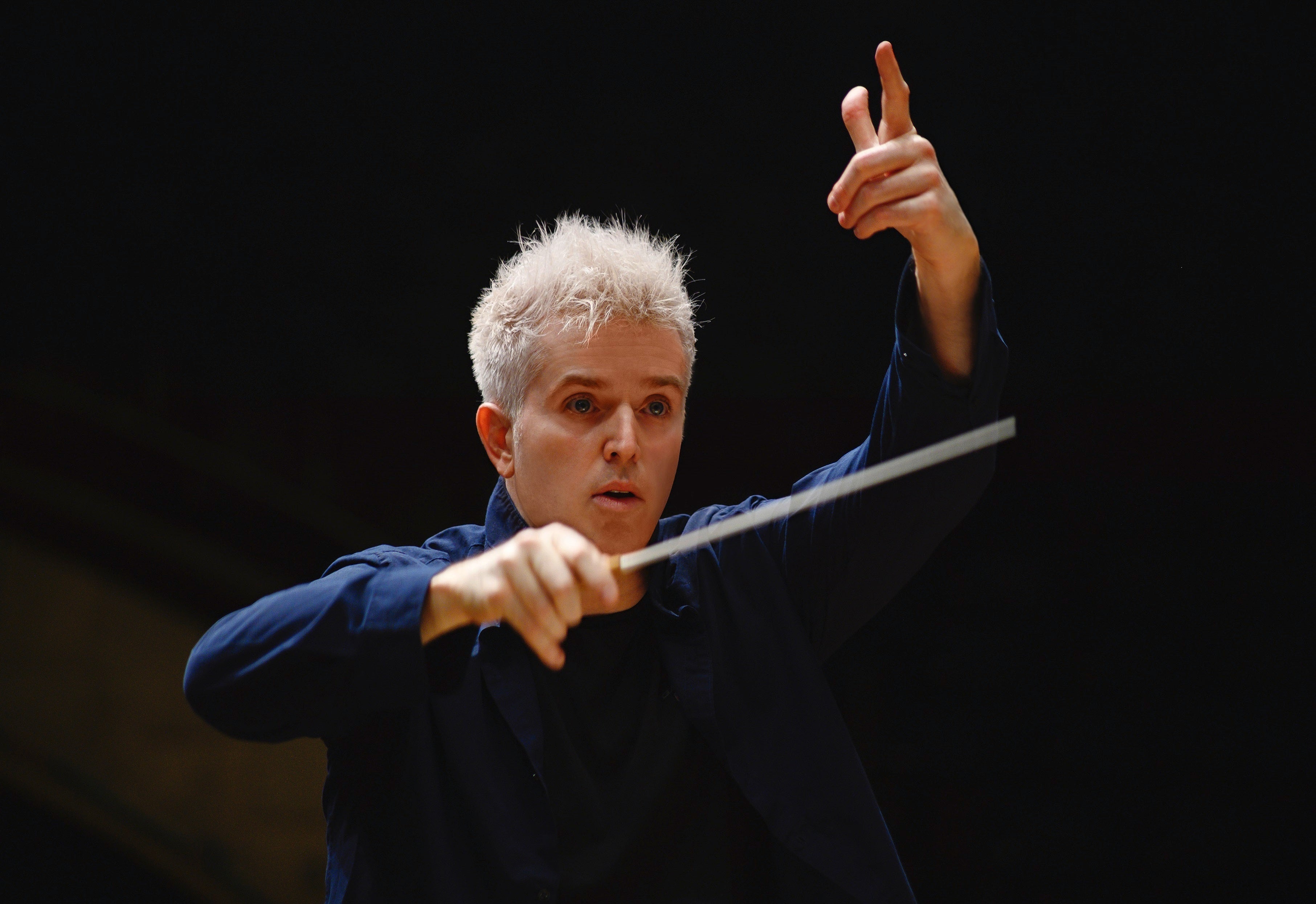 東京フィル桂冠指揮者ダン・エッティンガー（7月） (C)Froehlingsdorf