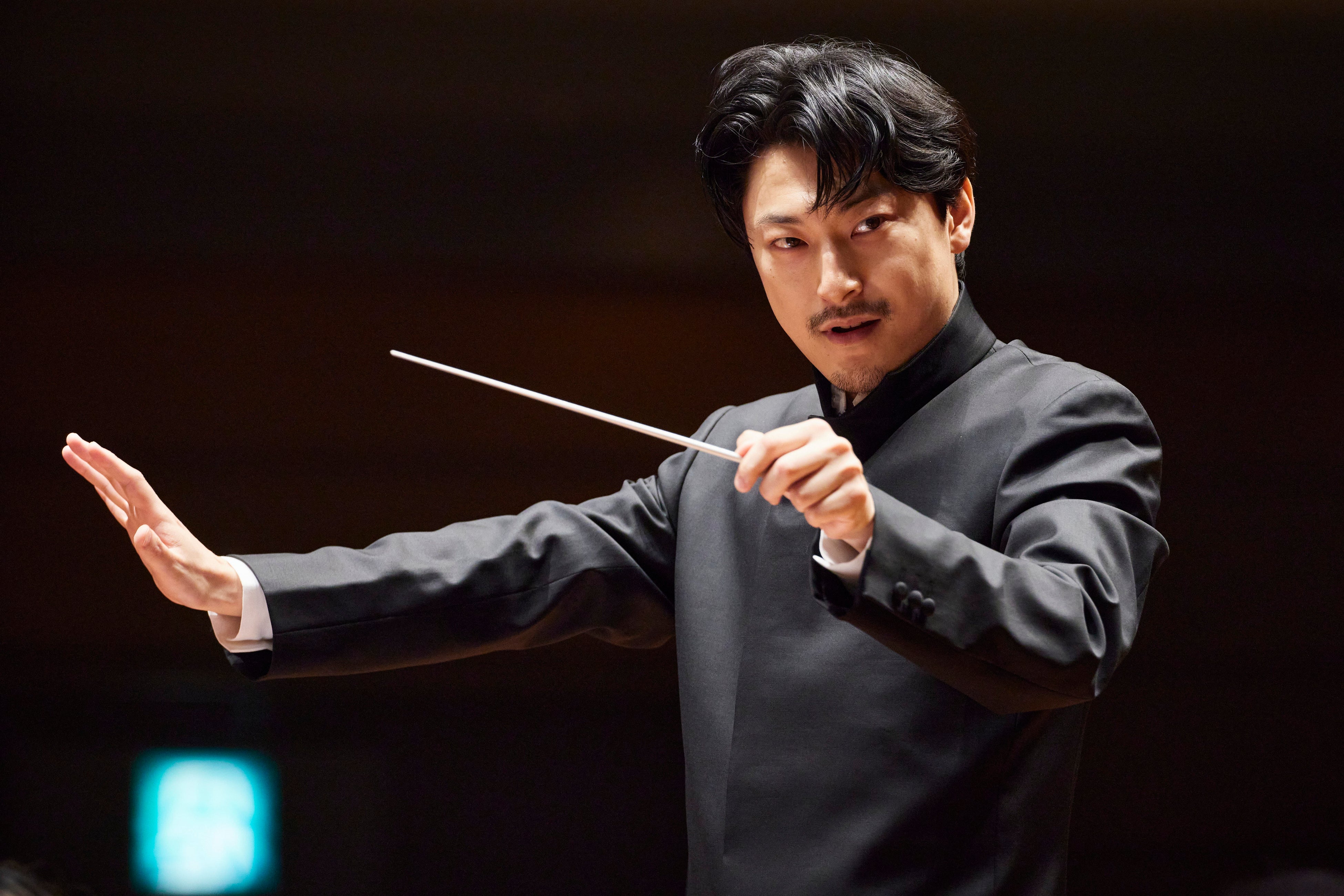 出口大地（10月）　©上野隆文