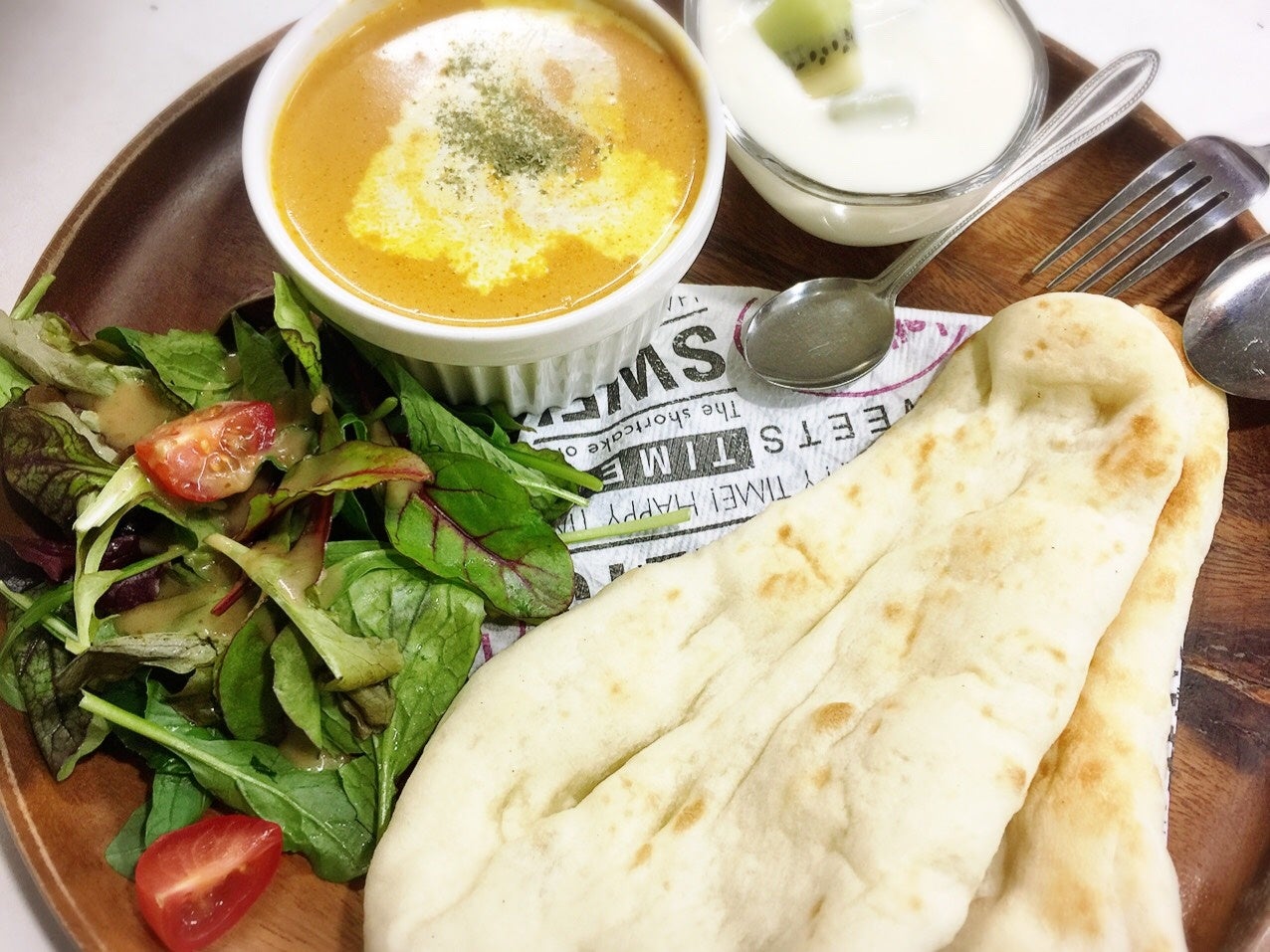 ナンも手作りのバターチキンカレー