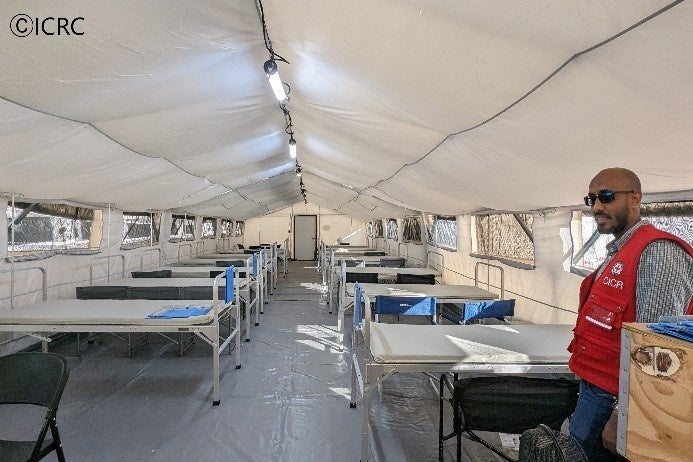 野外病院の内部