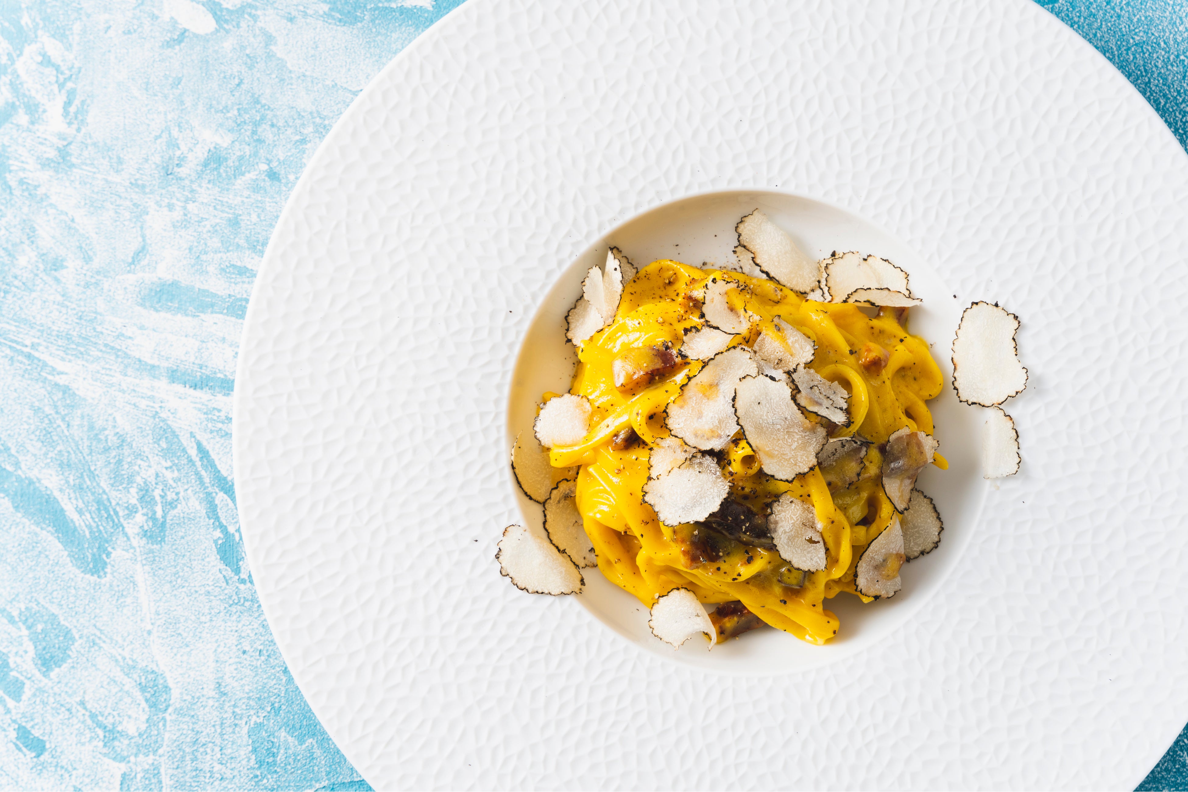 黒トリュフのカルボナーラフェットチーネ