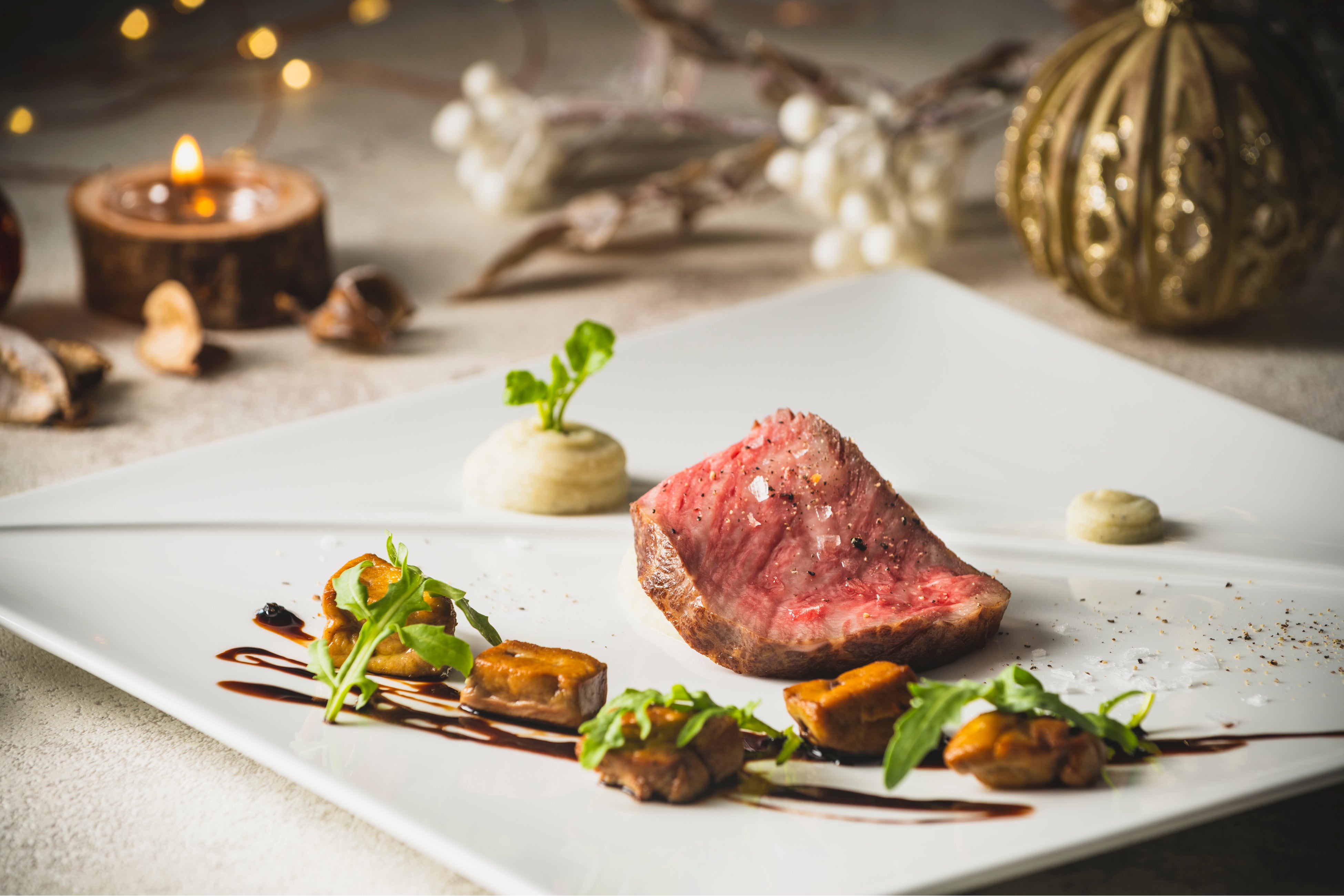 もとぶ牛のロースト　フォアグラとルッコラのバルサミコソース