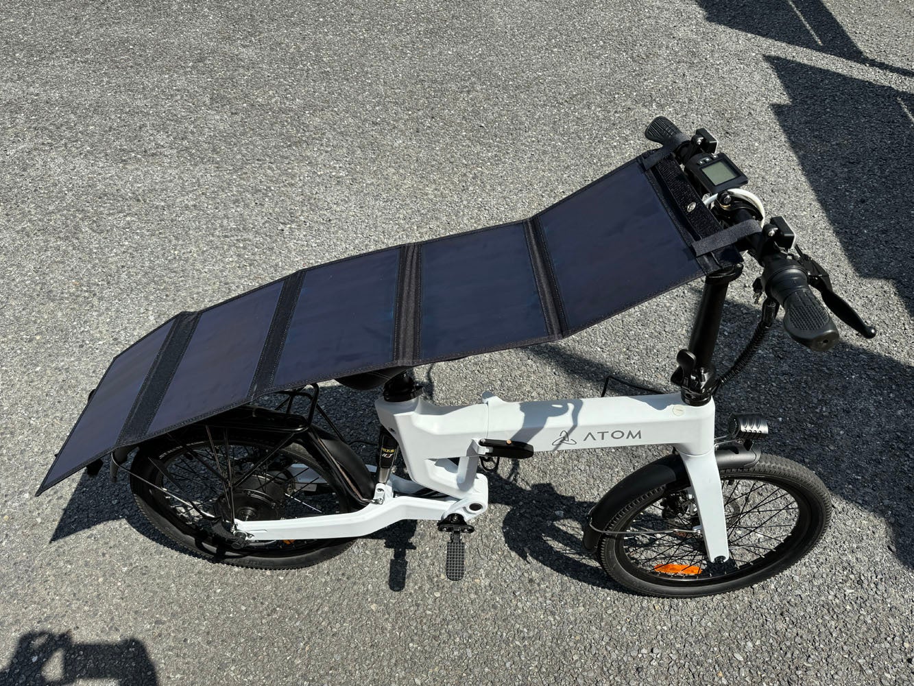 ATOM Full eBike追加アクセサリー　ポータブルソーラーパネル 8912bd21-3df3-4de8-b9a1-