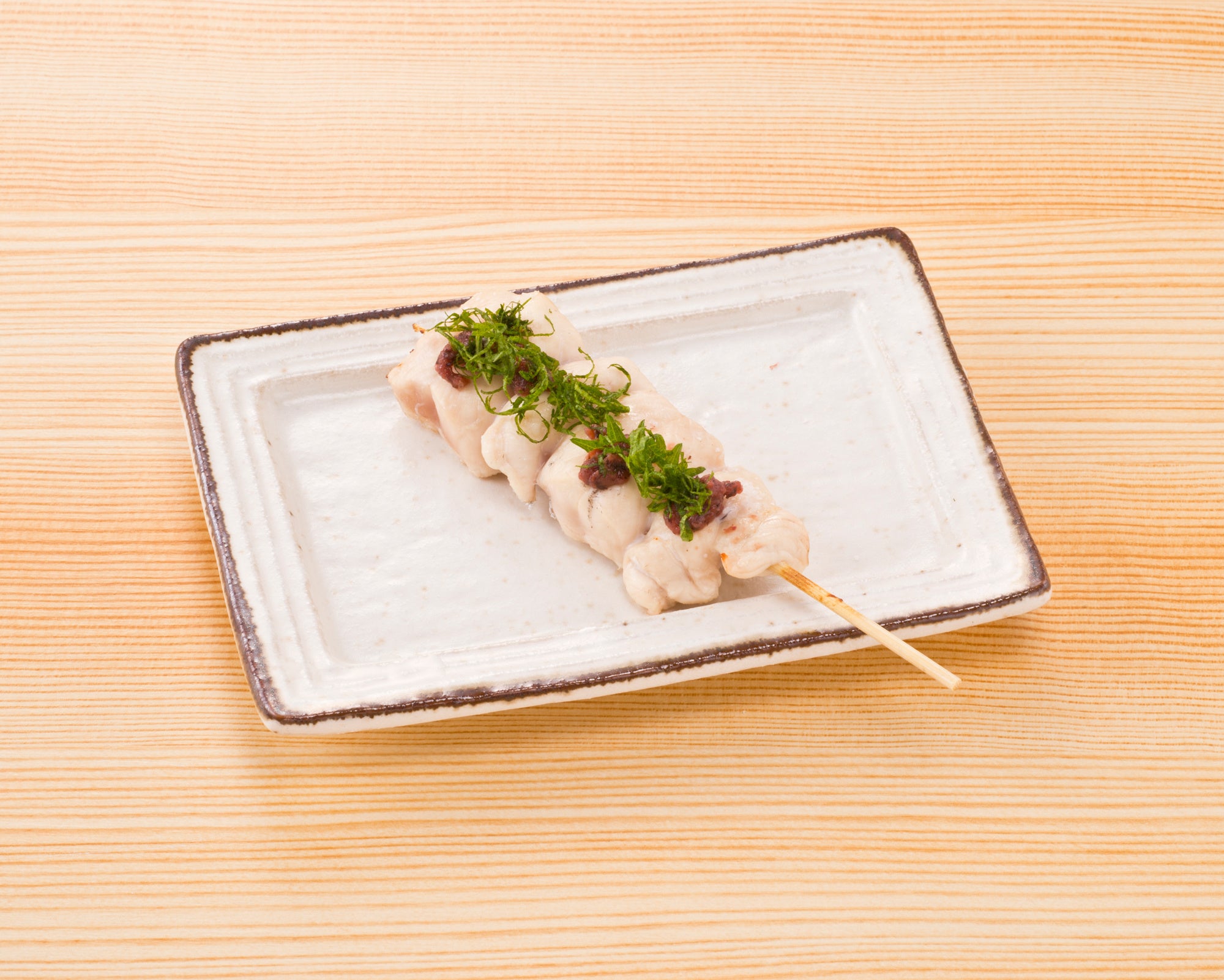 ■ささみ梅しそ1本180円（税込）…さっぱりとした梅しそとご一緒に。今の季節にぴったり。