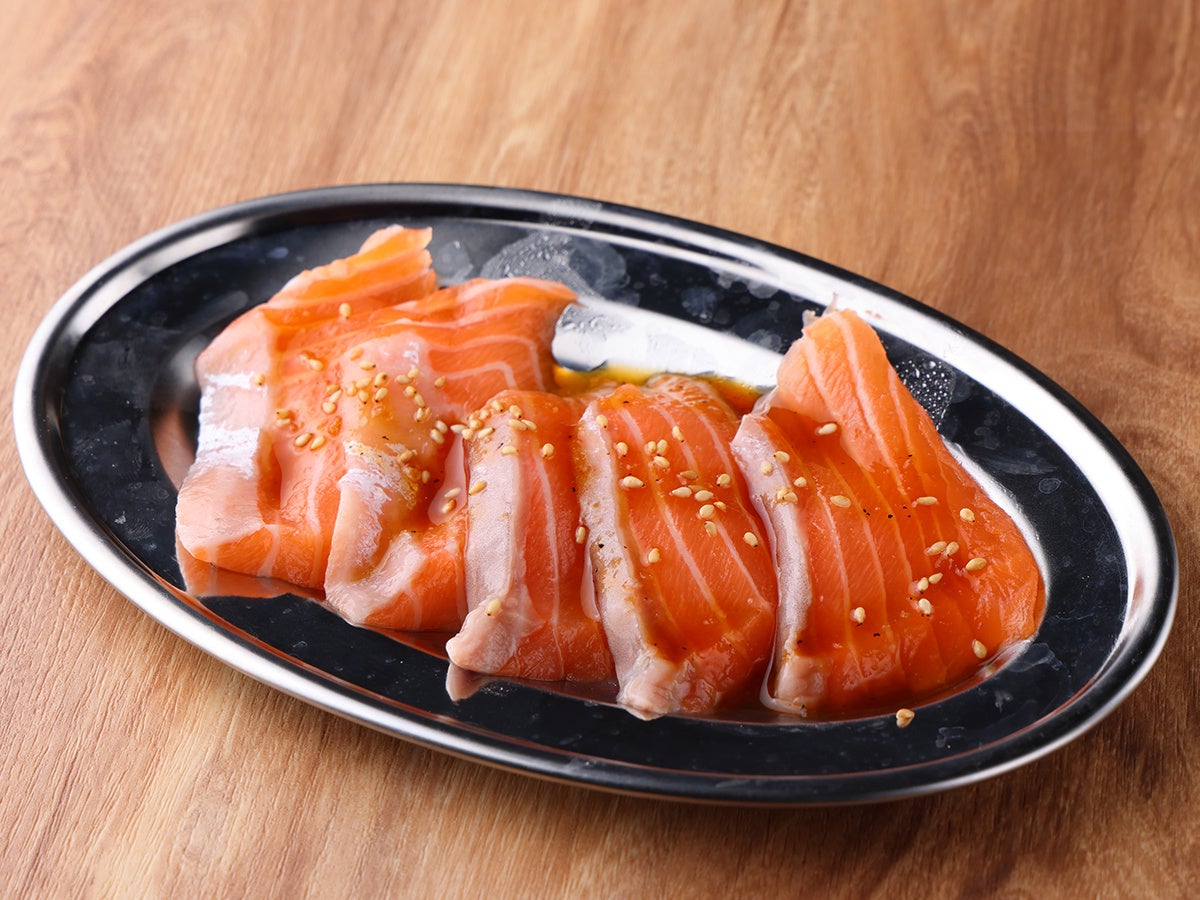 サーモンカルビ