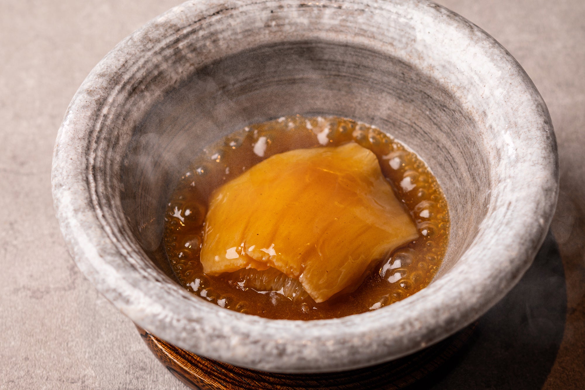 気仙沼産吉切鮫尾鰭 フカヒレ⼟鍋ご飯