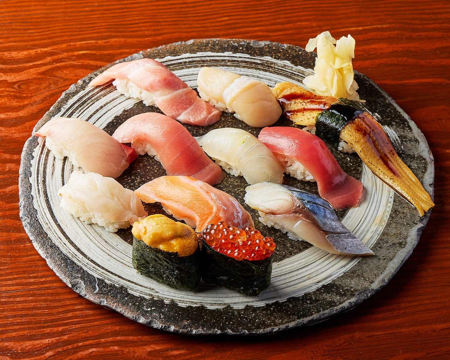 毎⽇朝早くから豊洲市場に出向き、鮮度抜群のネタを仕⼊れております