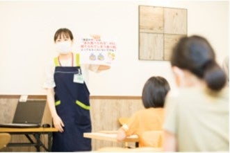 ライフコーポレーションのスタッフによる食品ロスの授業