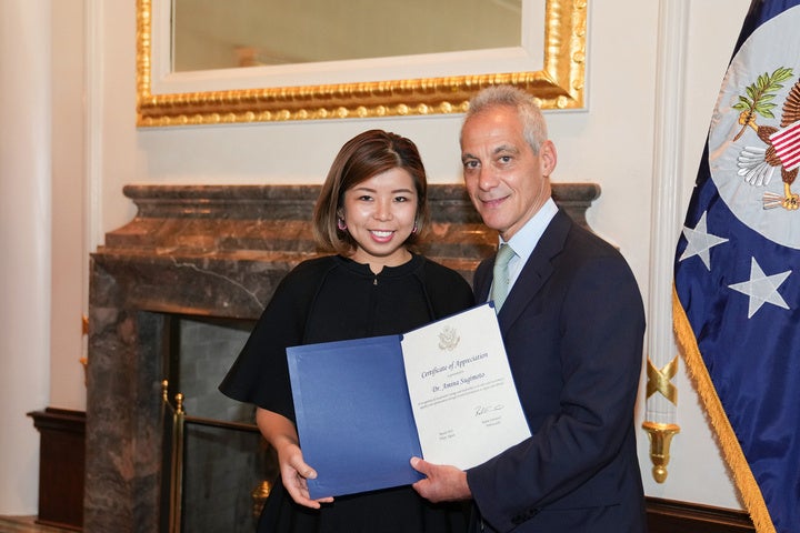 (写真提供：アメリカ大使館　写真左：fermata株式会社代表取締役　杉本亜美奈　右：ラーム・エマニュエル駐日米国大使）