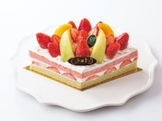 ひし餅をイメージしたデコレーションケーキ