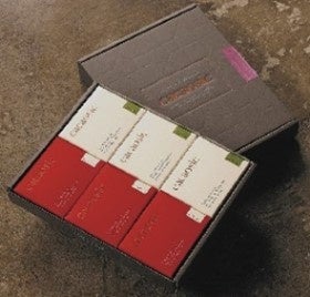 季節限定！ふわっとほどける新食感の苺チョコレートサンド