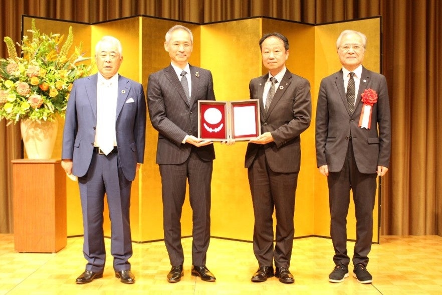 写真：授賞式の様子