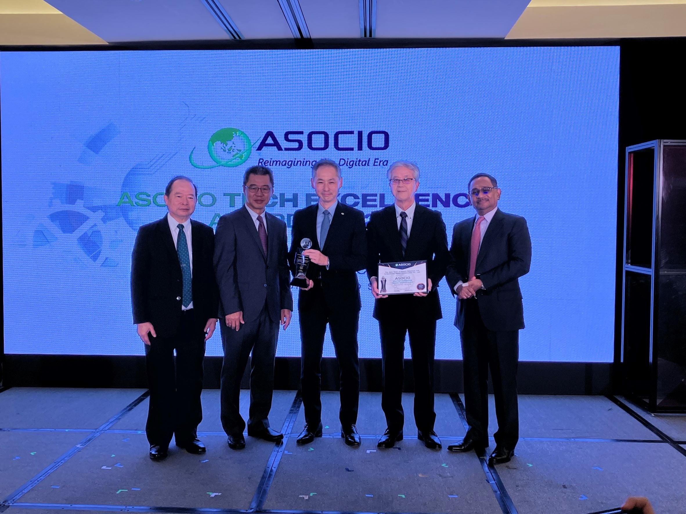 写真：シンガポールでの授賞式の様子