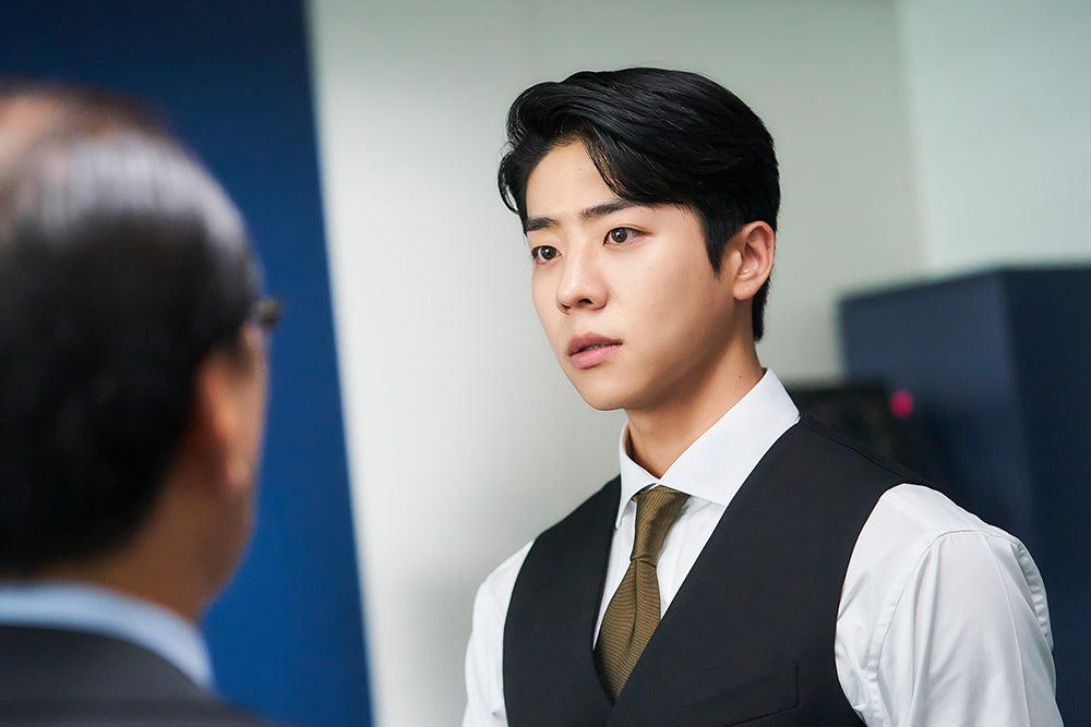 『社長をロック解除』(原題)© 2022 KT StudioGenie Co.,Ltd. All Rights Reserved