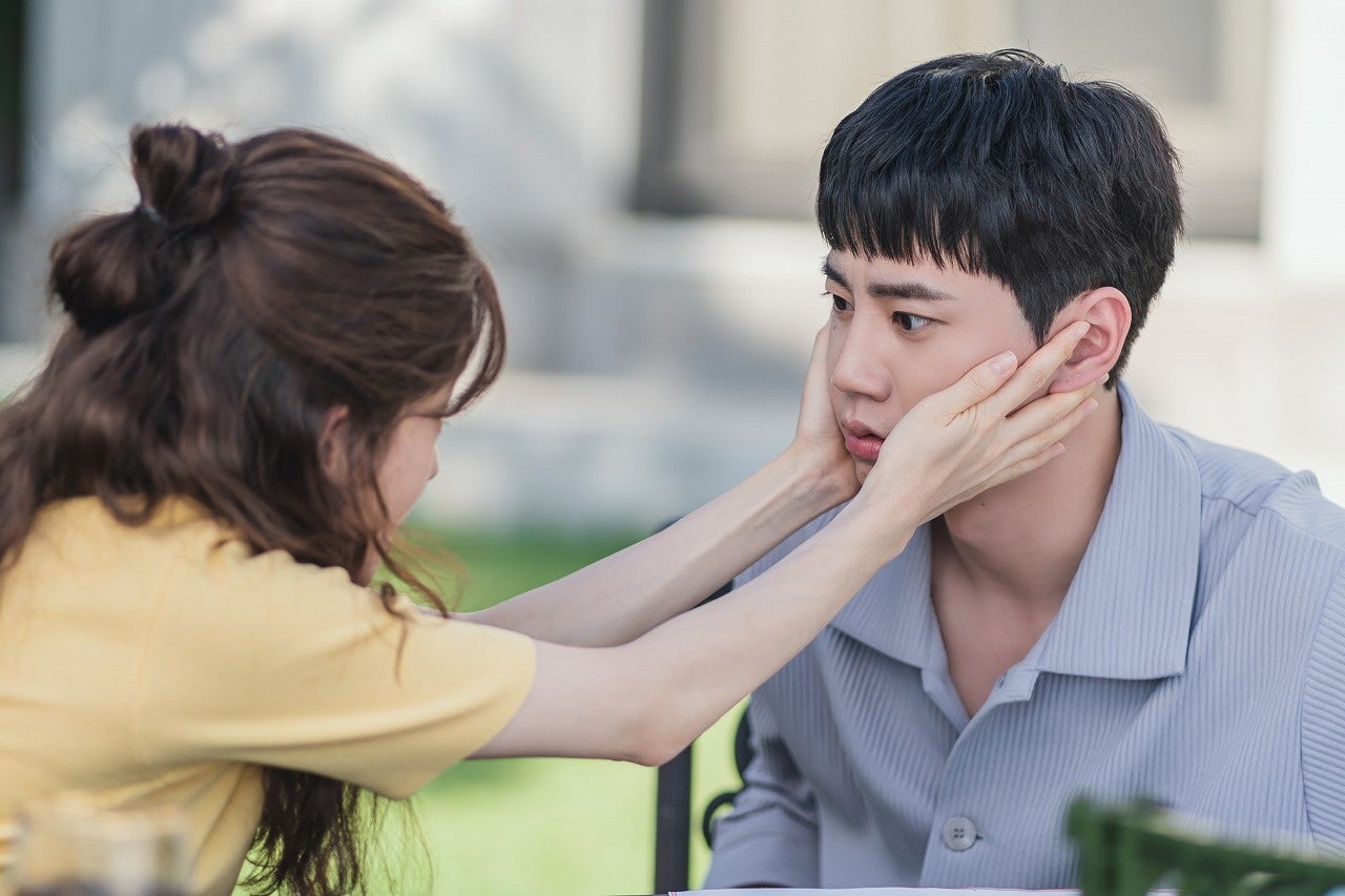 『君の夜になってあげる』© BIG OCEAN ENM　© SUPERMOON PICTURES 