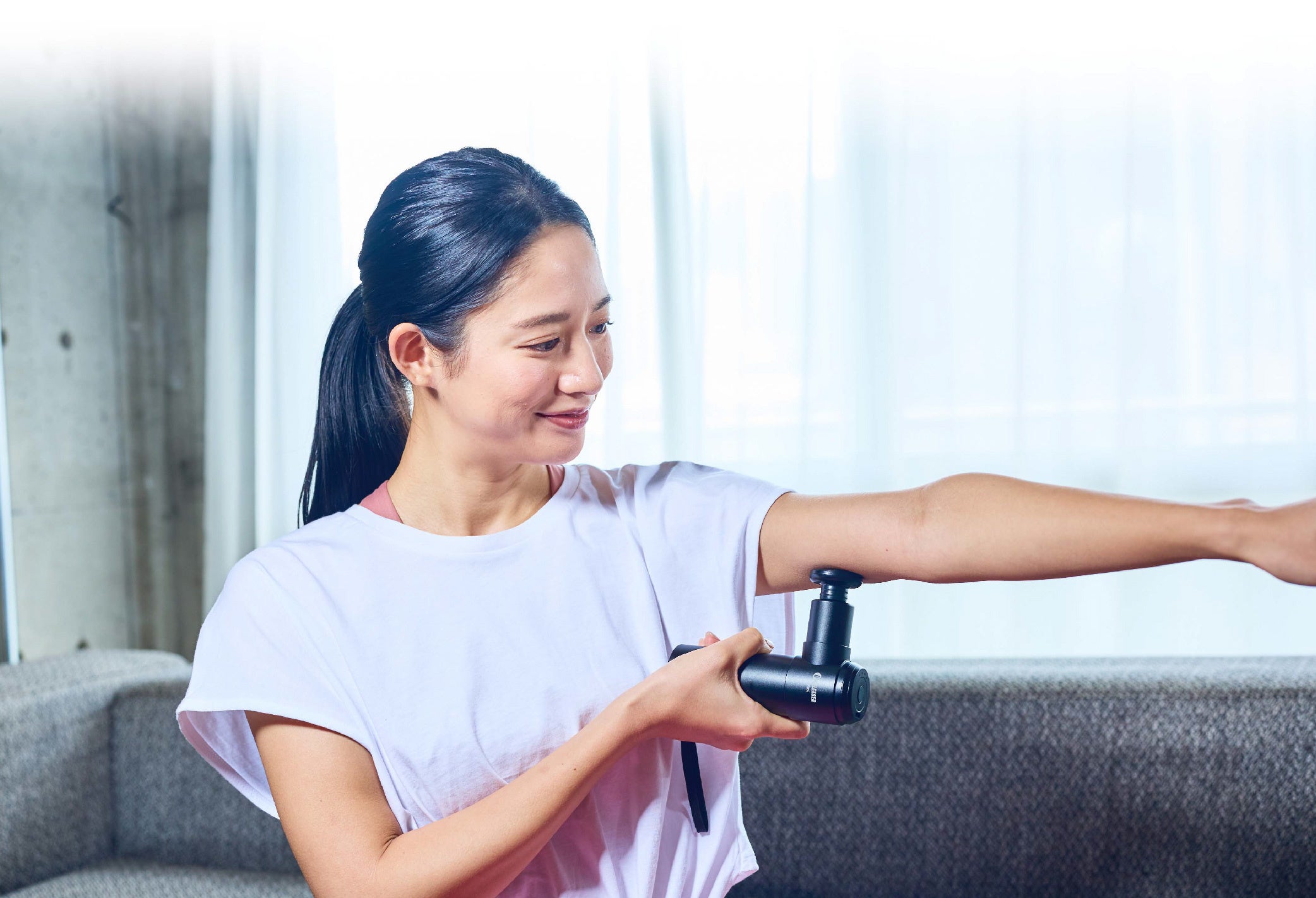 「uFit RELEASERシリーズ」が一台あれば、わざわざ整体へ行かずにご自宅でケアができます。勉強や部活で忙しくケアの時間がとれないお子さんでも、手軽にお使いいただけます。