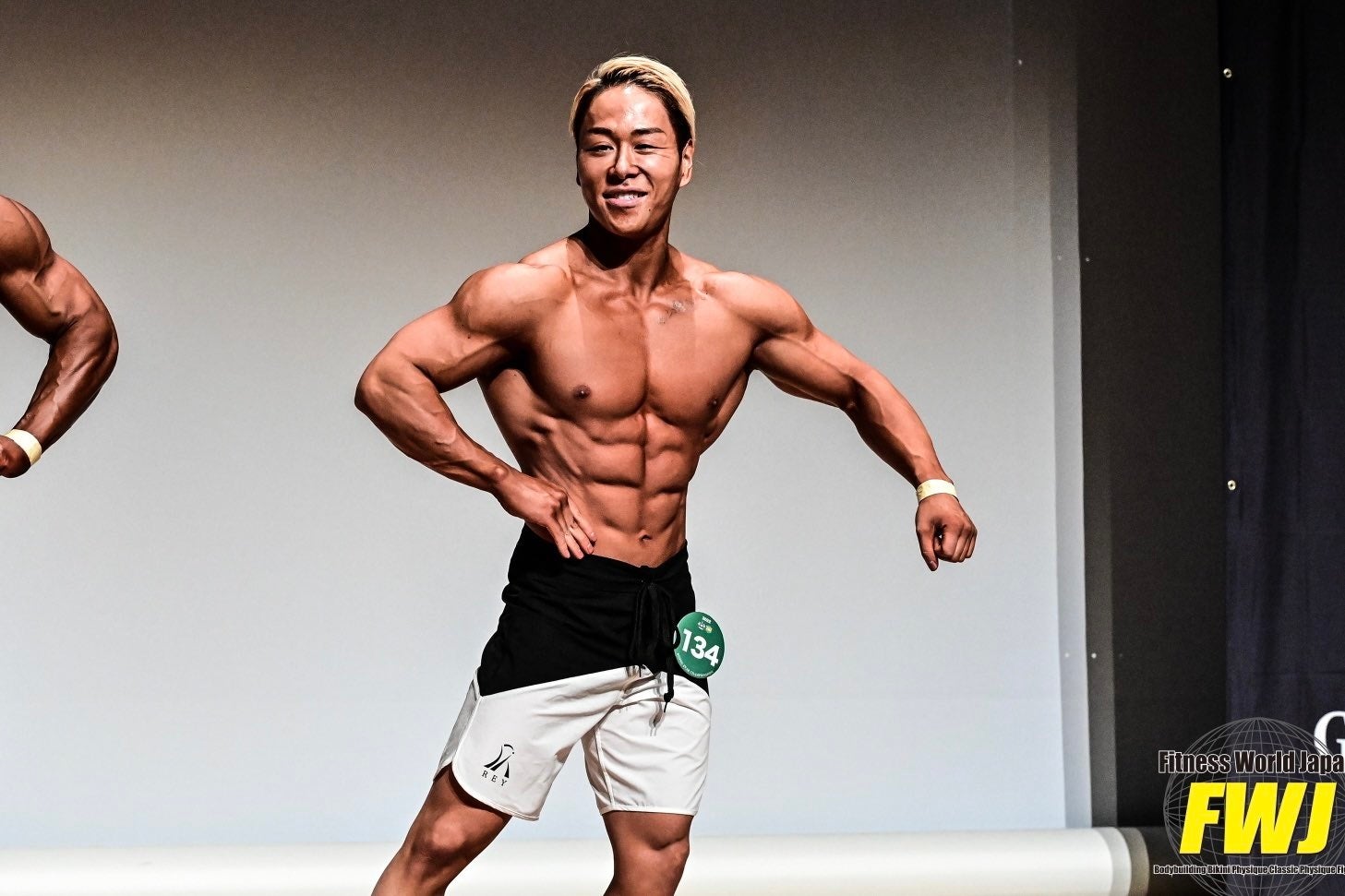 Youtube登録者数69万人 Fwjフィジーク優勝の山澤礼明とフィットネスブランドufitが筋膜リリースガン Ufit Releaser Mini のプロモーション動画を制作 株式会社makersのプレスリリース Youtube登録者数69万人 Fwjフィジーク優勝の山澤礼明とフィットネスブランドufitが筋膜リリースガン Ufit Releaser Mini のプロモーション動画を制作 株式会社makersのプレスリリース