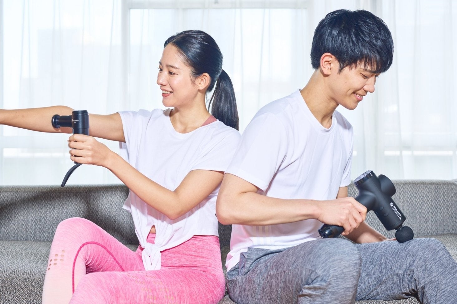 「uFit RELEASER シリーズ」は、Bリーグをはじめとした多くのアスリートに愛用されている電動筋膜リリースガンです。練習前に筋肉へ刺激を入れたり、練習後に疲労が溜まった筋肉をほぐしたりと、さまざまなシチュエーションでお使いいただいています。