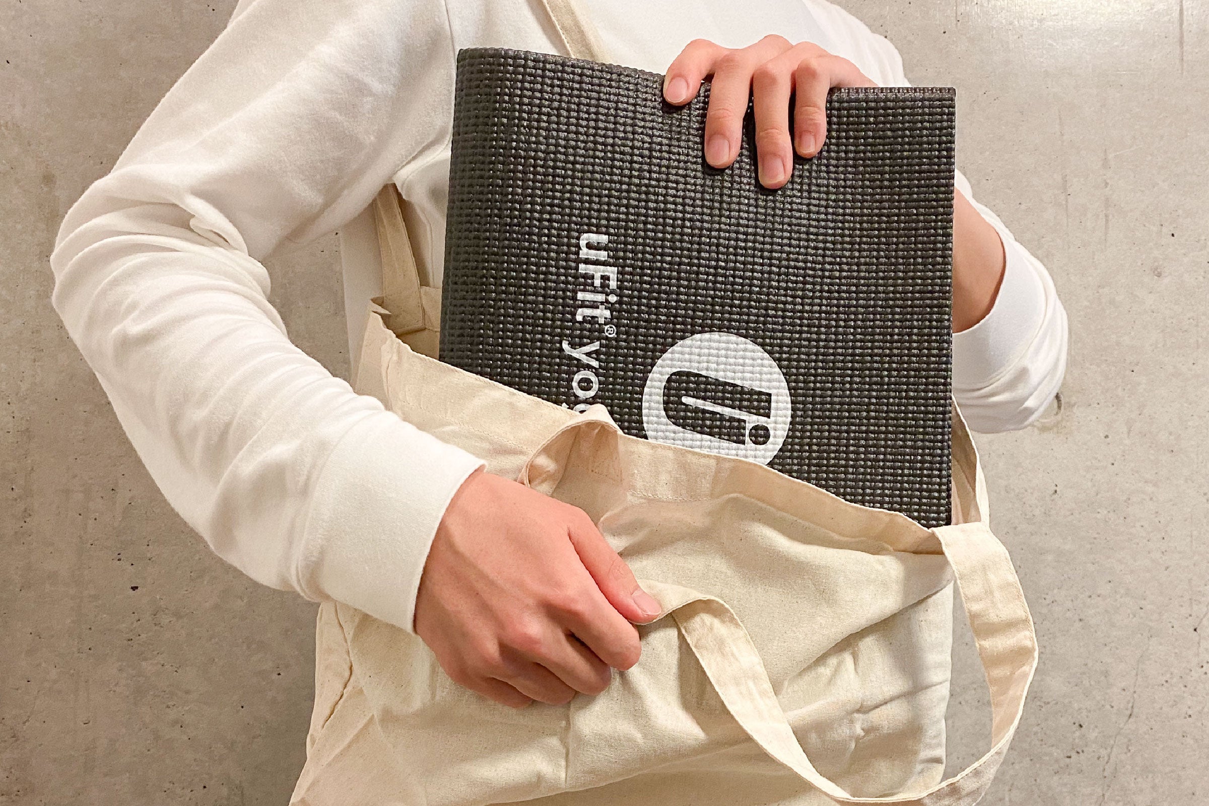 広げたサイズ：縦173cm×横62cm×厚さ0.4cm｜畳んだサイズ：縦26cm×横31cm×厚さ7cm