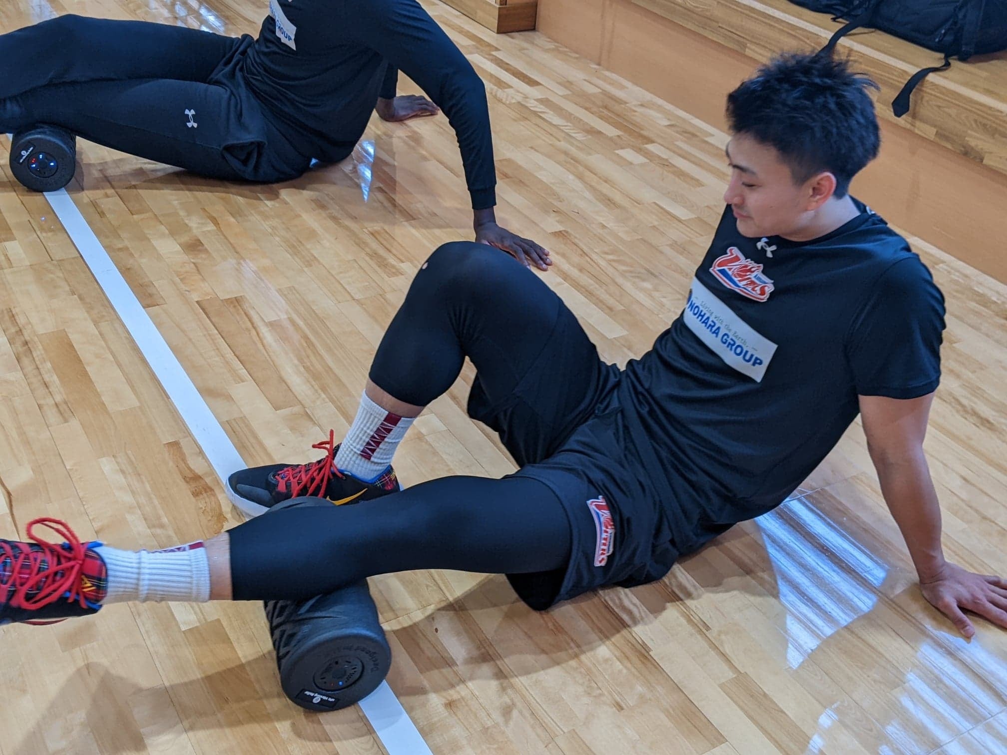 「uFit Vibrating Roller」は、最大3200回の振動とダイアモンド型の凹凸によって、筋肉の奥まで刺激することができます。©️kumamoto-volters（2021-2022シーズンより）