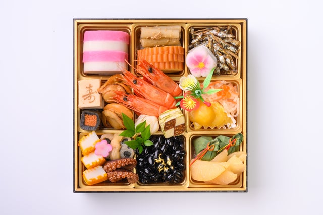 数量限定】豪華三段重で迎える特別なお正月「三重(みえ)おせち2025 数量限定】豪華三段重で迎える特別なお正月「三重(みえ)おせち2025