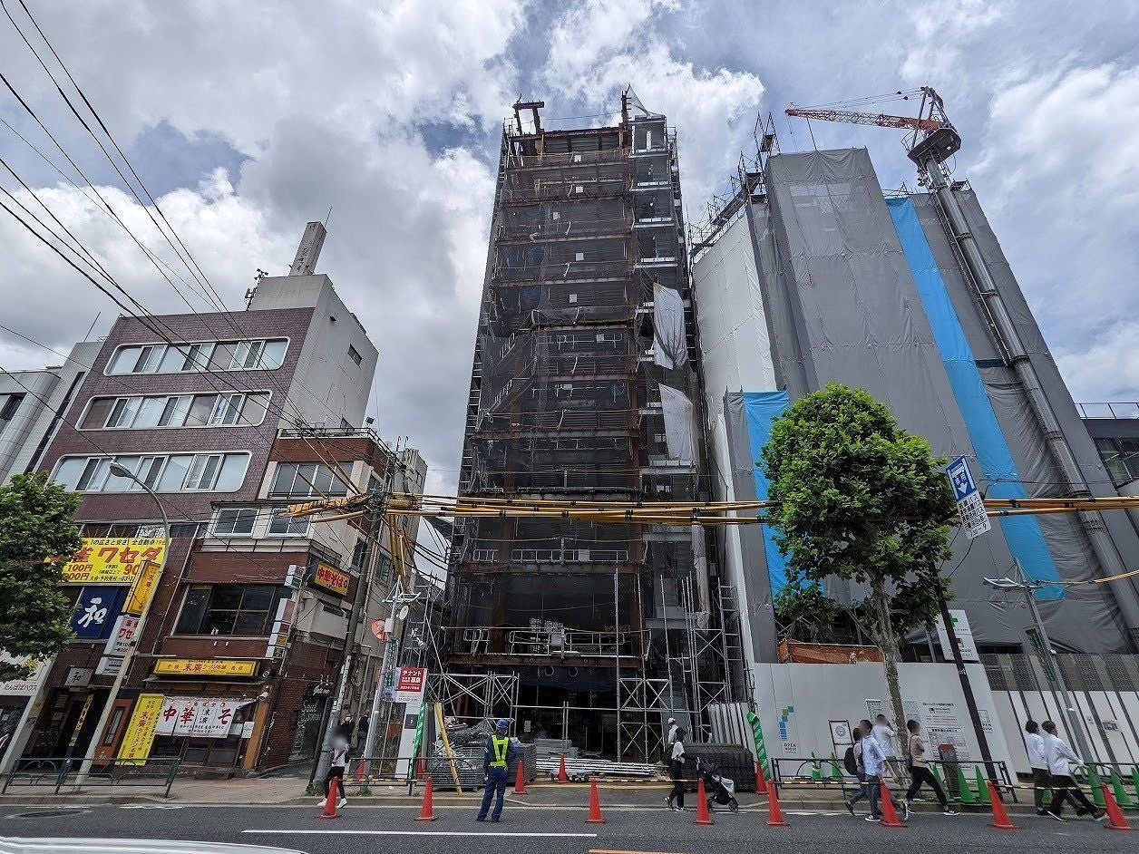 2022年7月27日、上棟。2023年1月末から入居可能です。