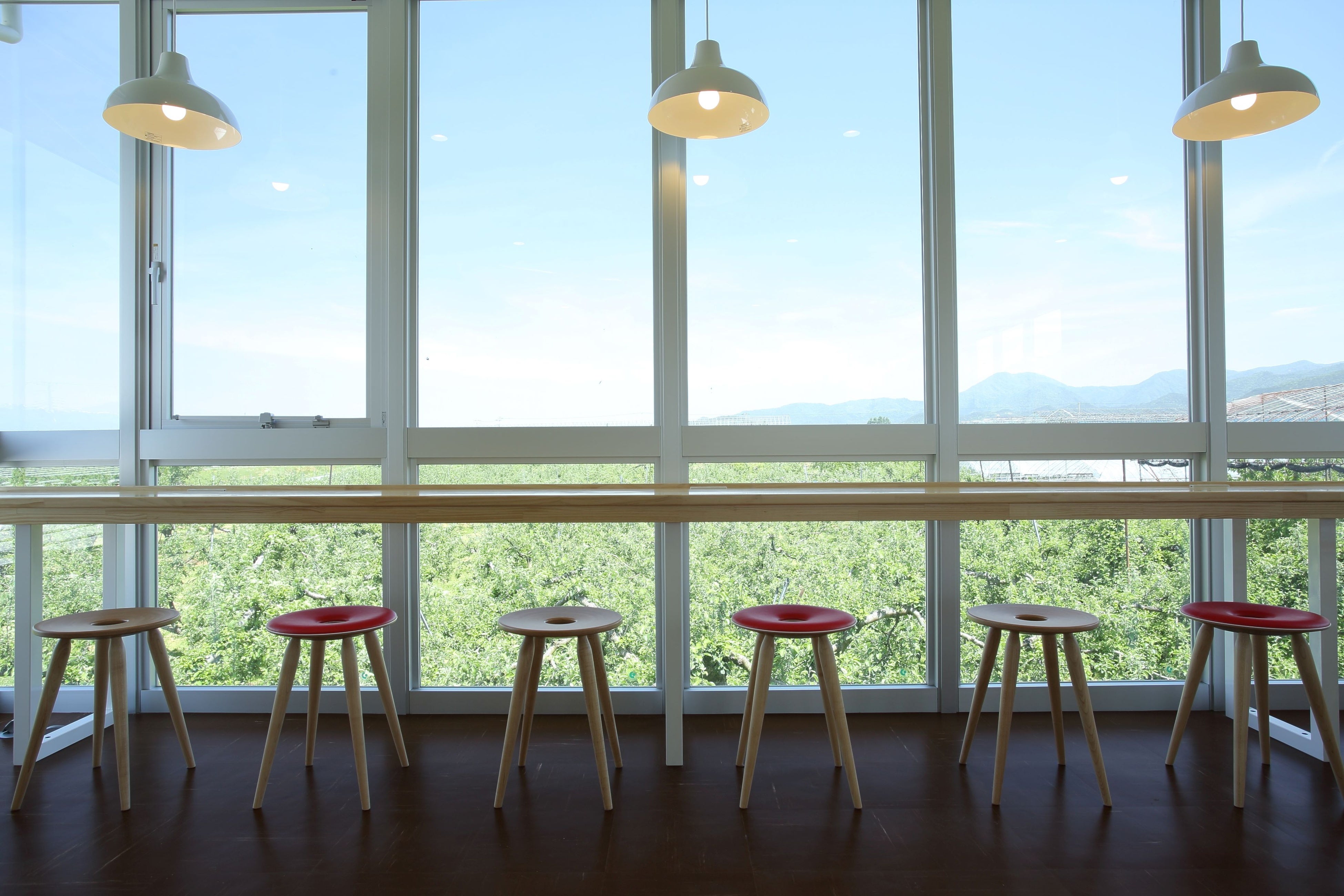 果樹園ビューラウンジ北側カウンター席