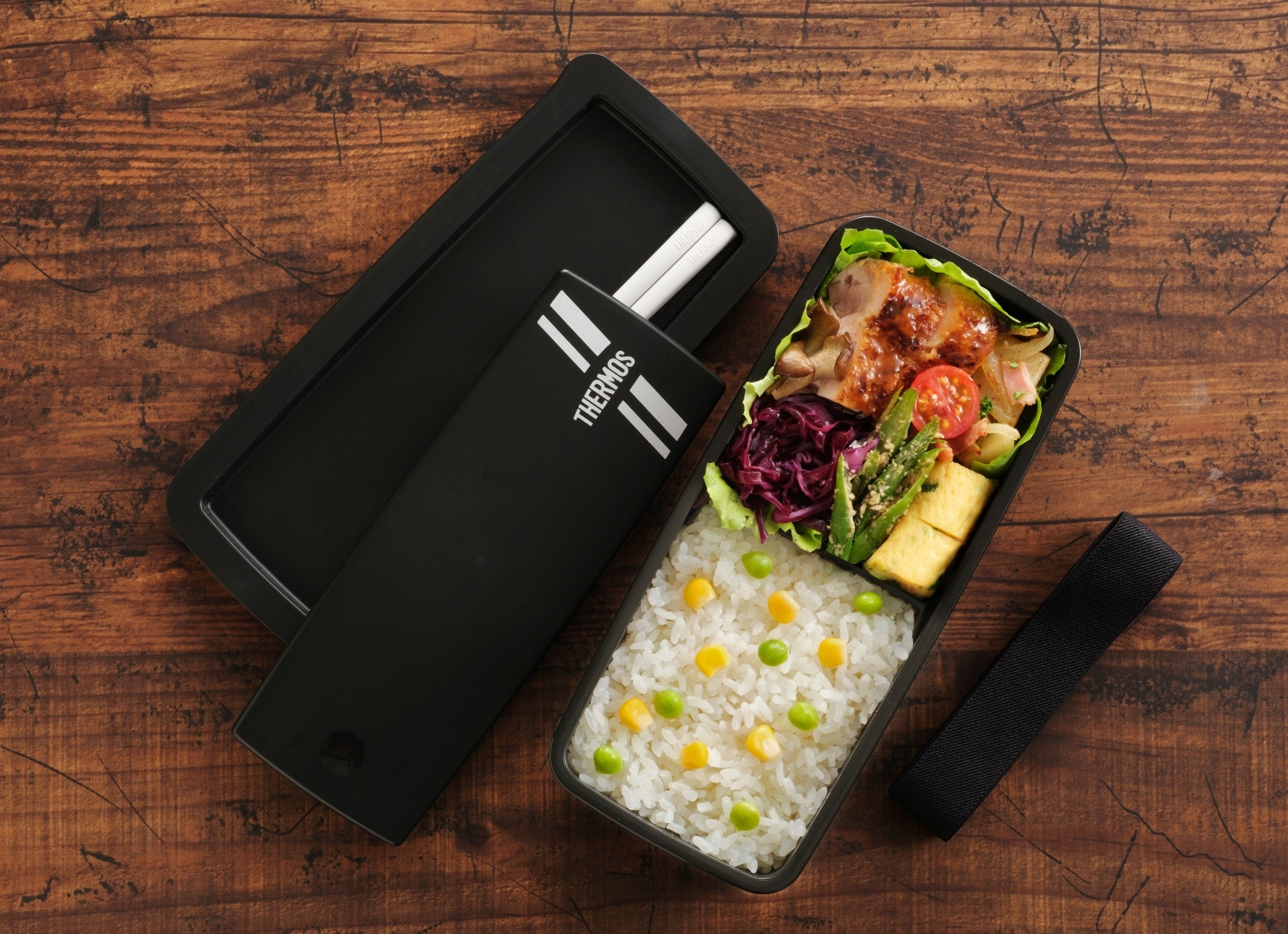 コンパクトでカバンから出し入れしやすい！『保冷ランチケース（RFH