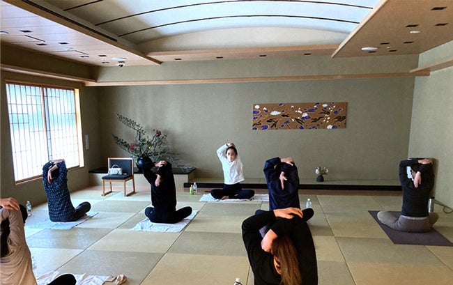 屋内ヨガ(前回開催時イメージ)