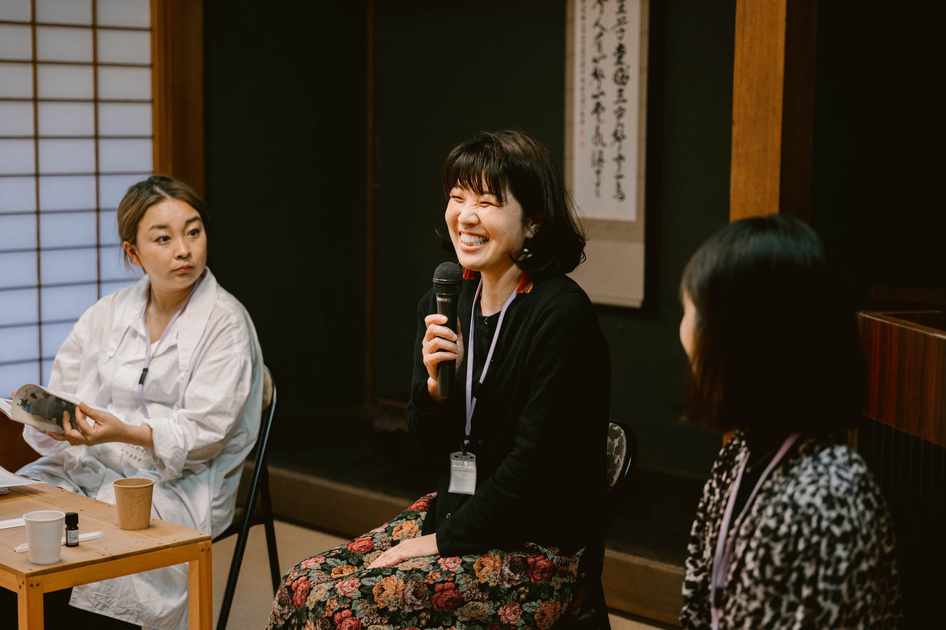 (左から)THERAブランドプロデューサー・橋本真季氏、大和かぎろひプロデューサー・西田奈々氏、髙木麻衣(司会)