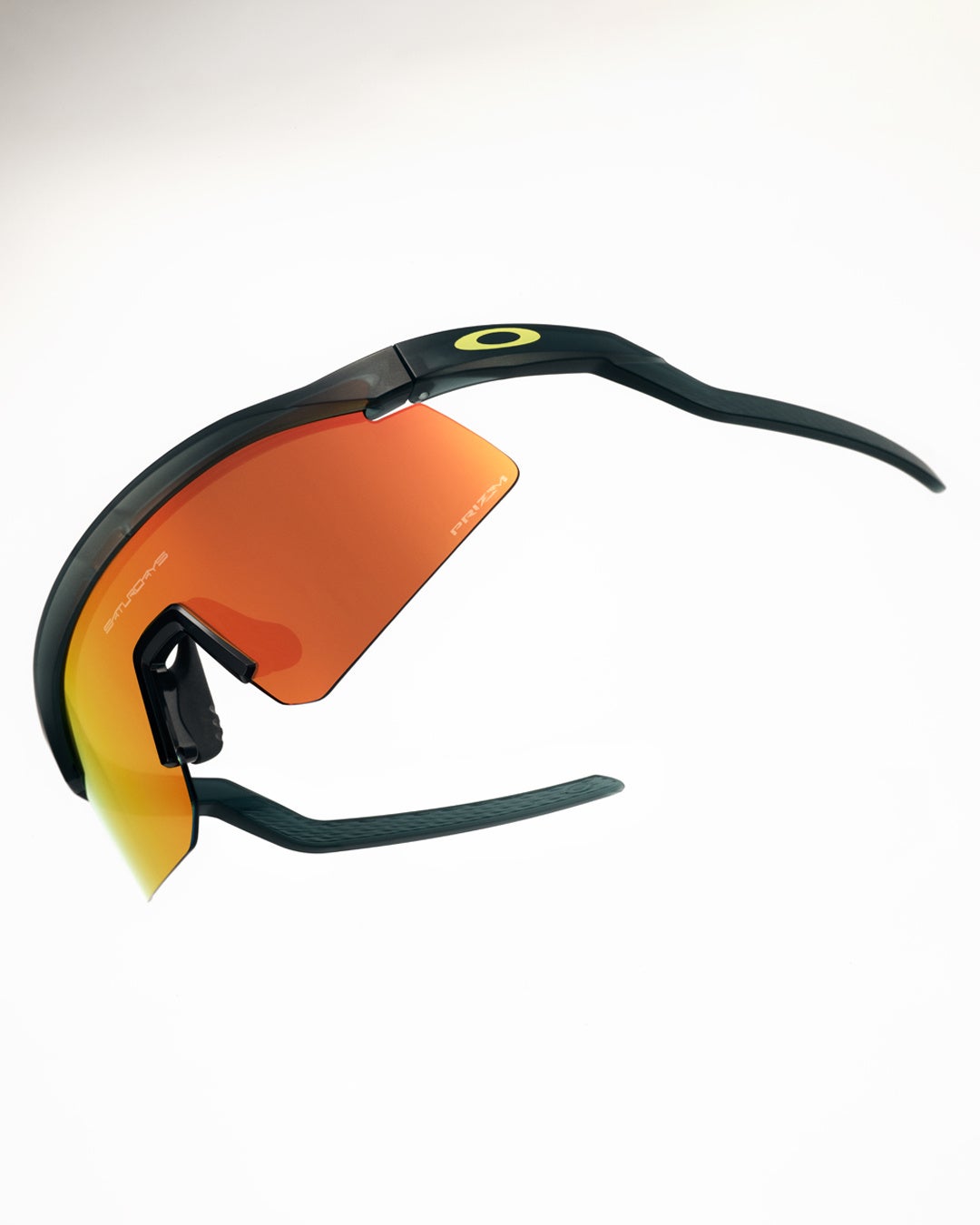 オークリーとサタデーズ ニューヨークシティがコレクションを