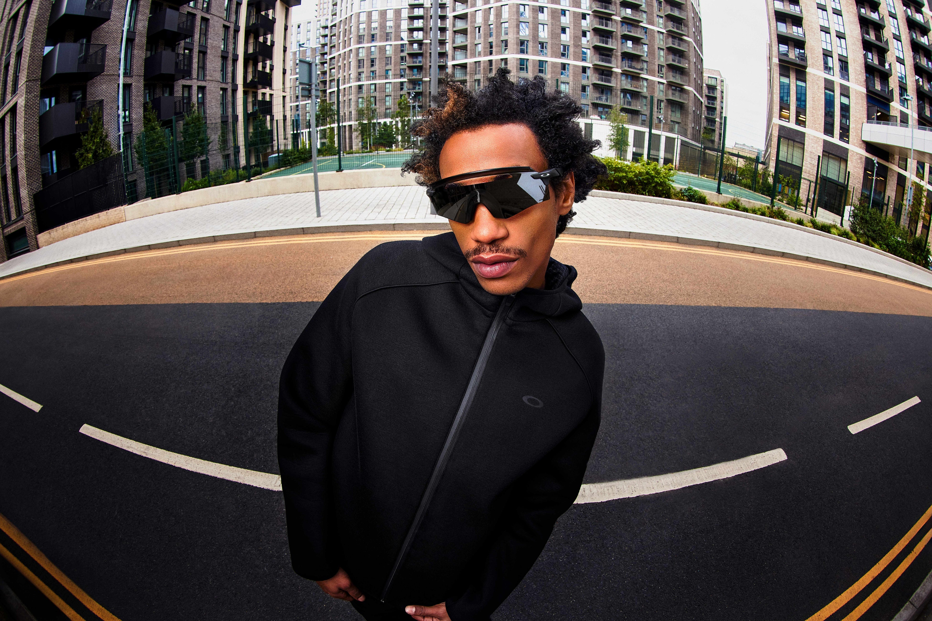 常識を覆すオークリーのENCODER EXTENSION コレクション | ルックスオ