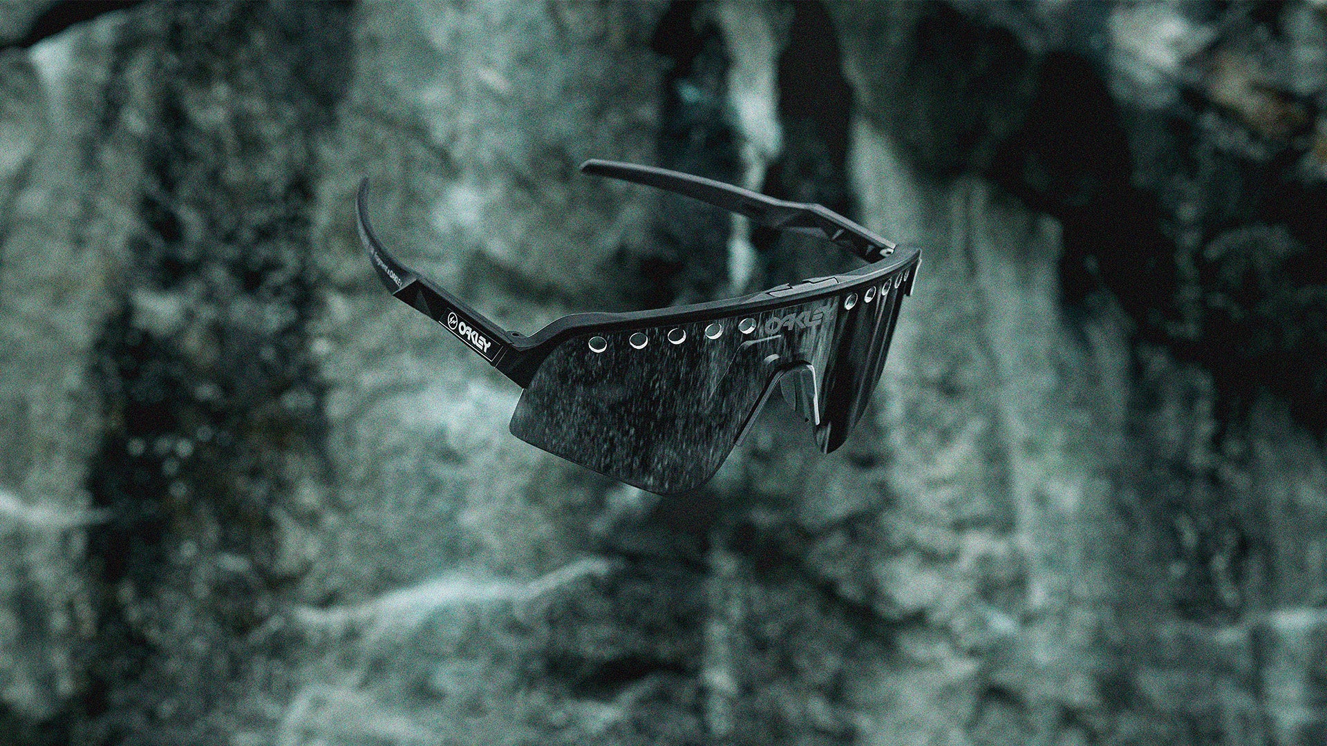 Sutro Lite Sweep Fragment Black w Prizm Grey