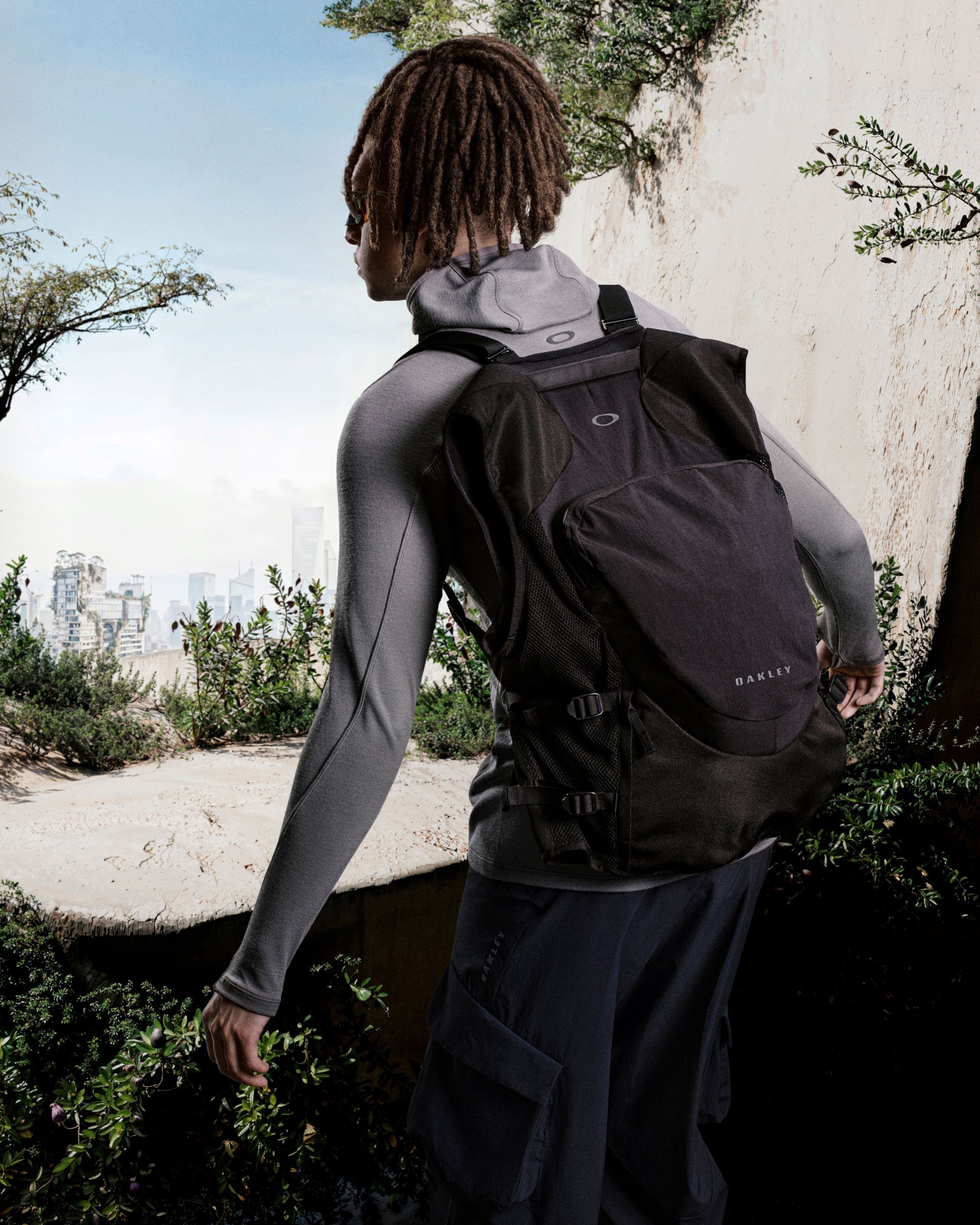 Oakley Latitude Flex Vest