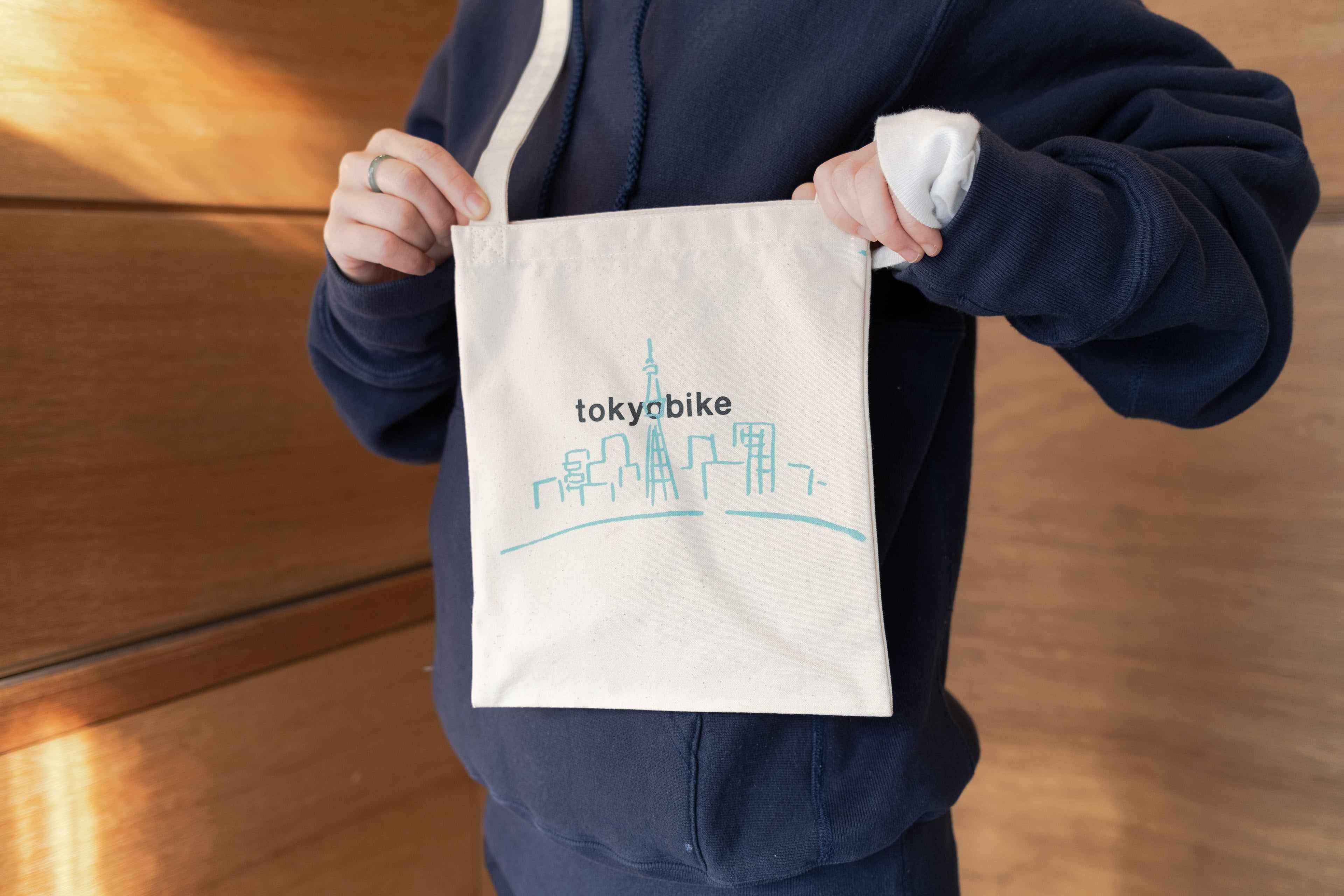 全店サービス開始記念 限定サコッシュ