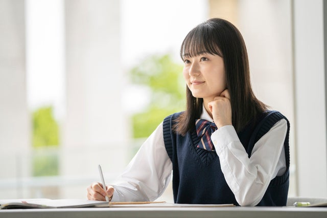 【中高生の脱毛に関する調査】脱毛を中学・高校から始めることに賛成のママは7割以上!6割以上が自分の子どもに脱毛を受けさせたいと回答