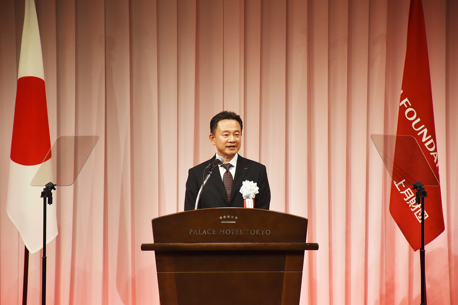 挨拶　東尾公彦専務理事