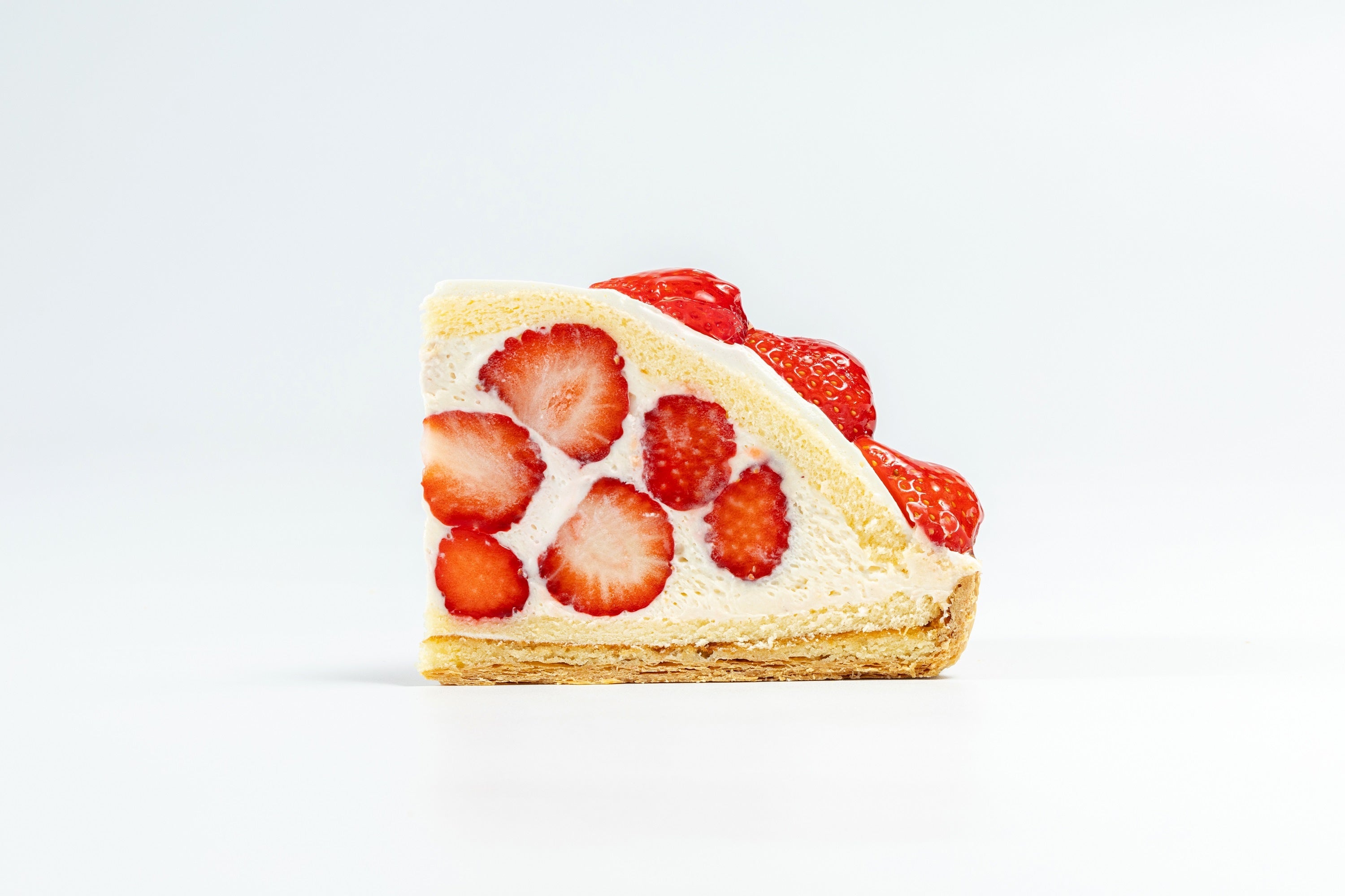 『あまおういちごのズコット』断面