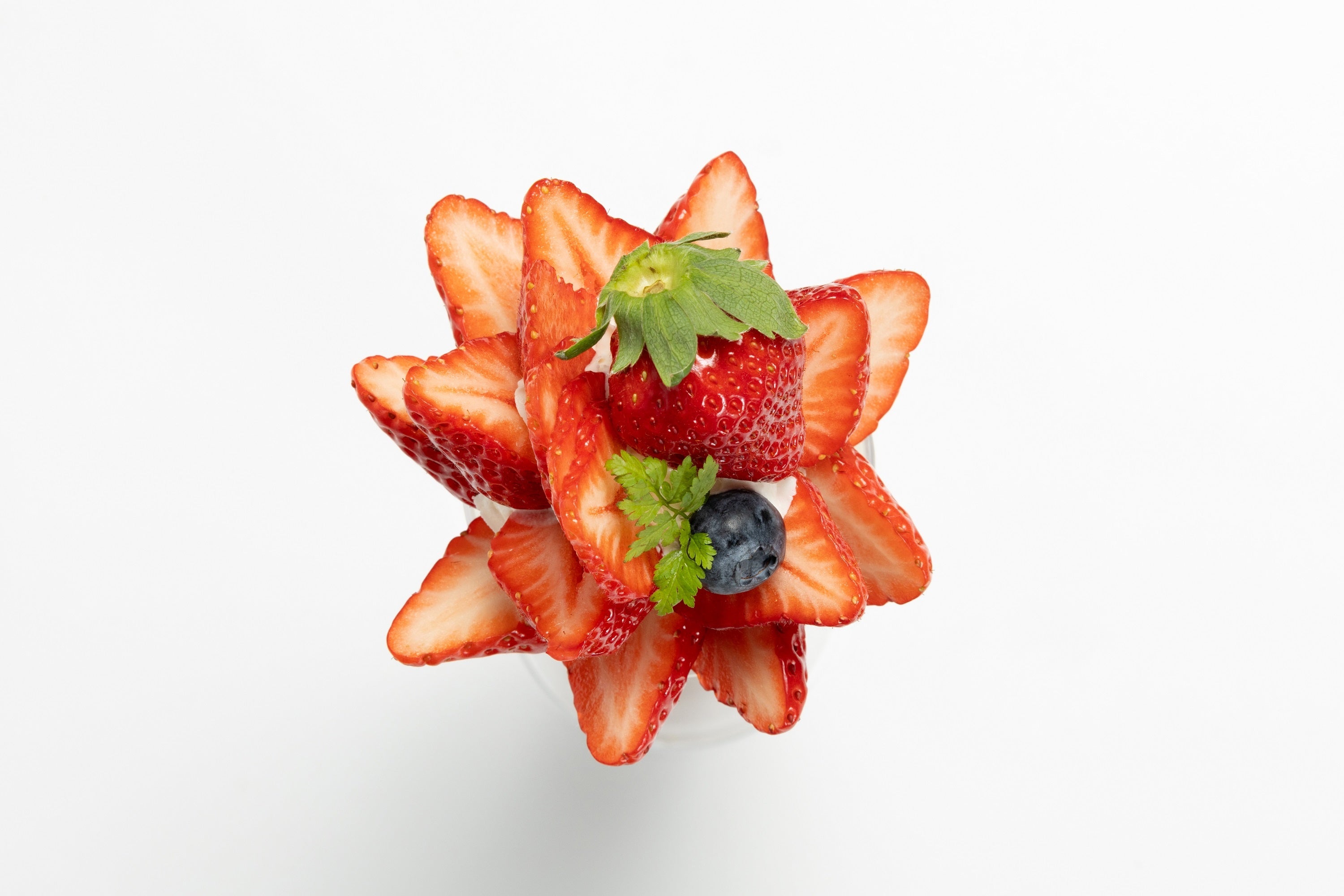 1月17日(水)販売開始商品『あまおういちごときらぴ香のパフェ』