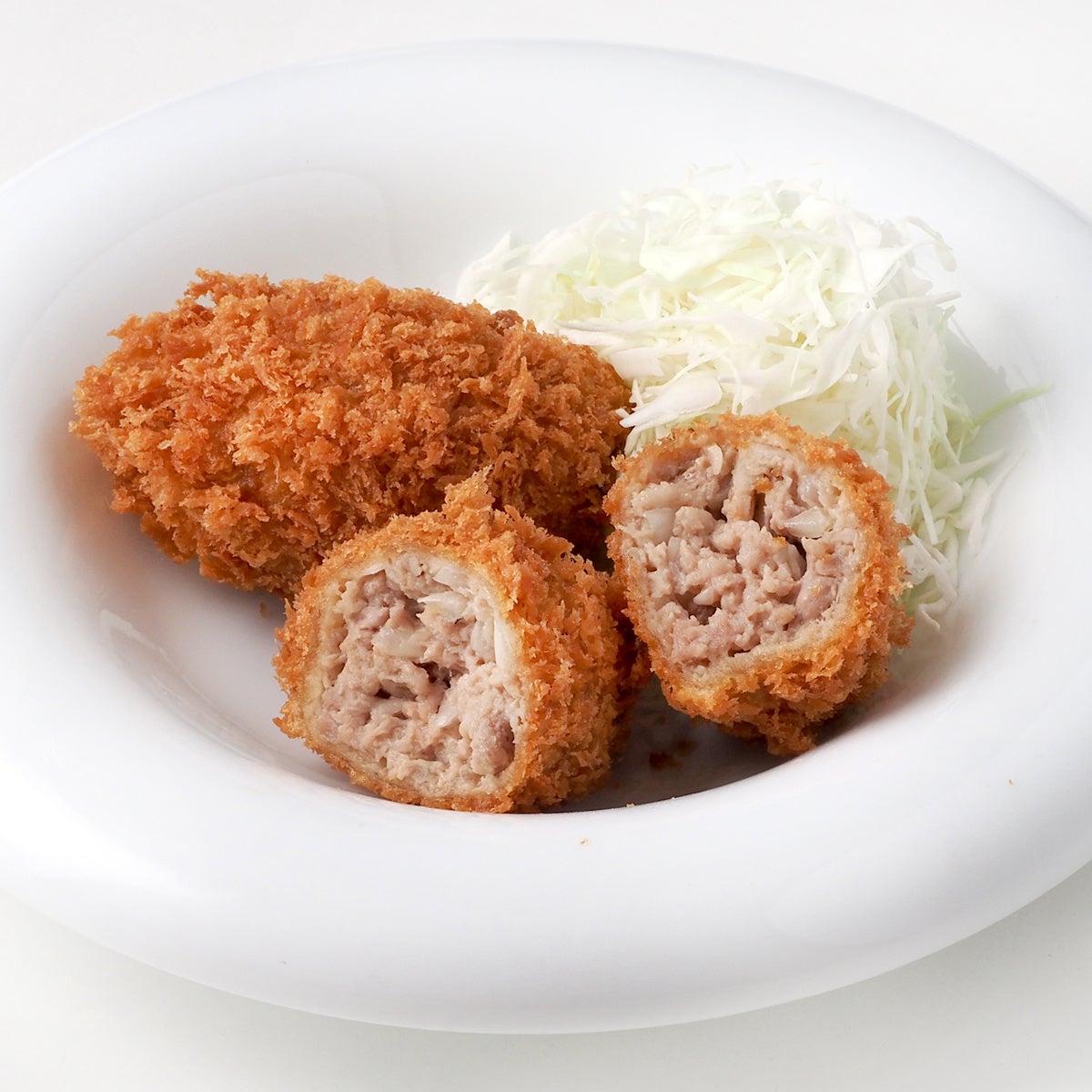 『黒毛和牛と岩中豚の  メンチカツ』¥350/1個