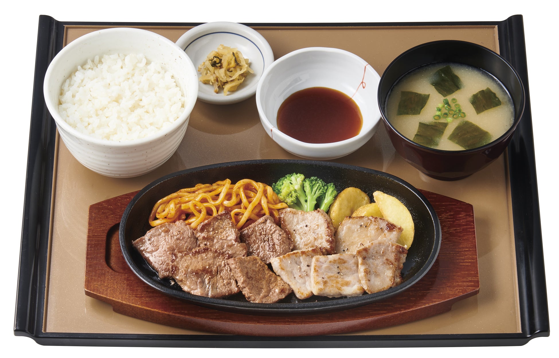 やよい軒 にポークカットステーキが登場 牛も豚も どっちも楽しむ欲張り定食 ビーフ ポークカットステーキ定食 1 000円 6月2日 木 新発売 株式会社プレナスのプレスリリース やよい軒 にポークカットステーキが登場 牛も豚も どっちも楽しむ欲張り定食 ビーフ ポークカットステーキ定食 1 000円 6月2日 木 新発売 株式会社プレナスのプレスリリース