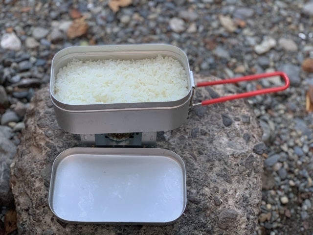 加熱調理ができる「携帯用炊飯器」