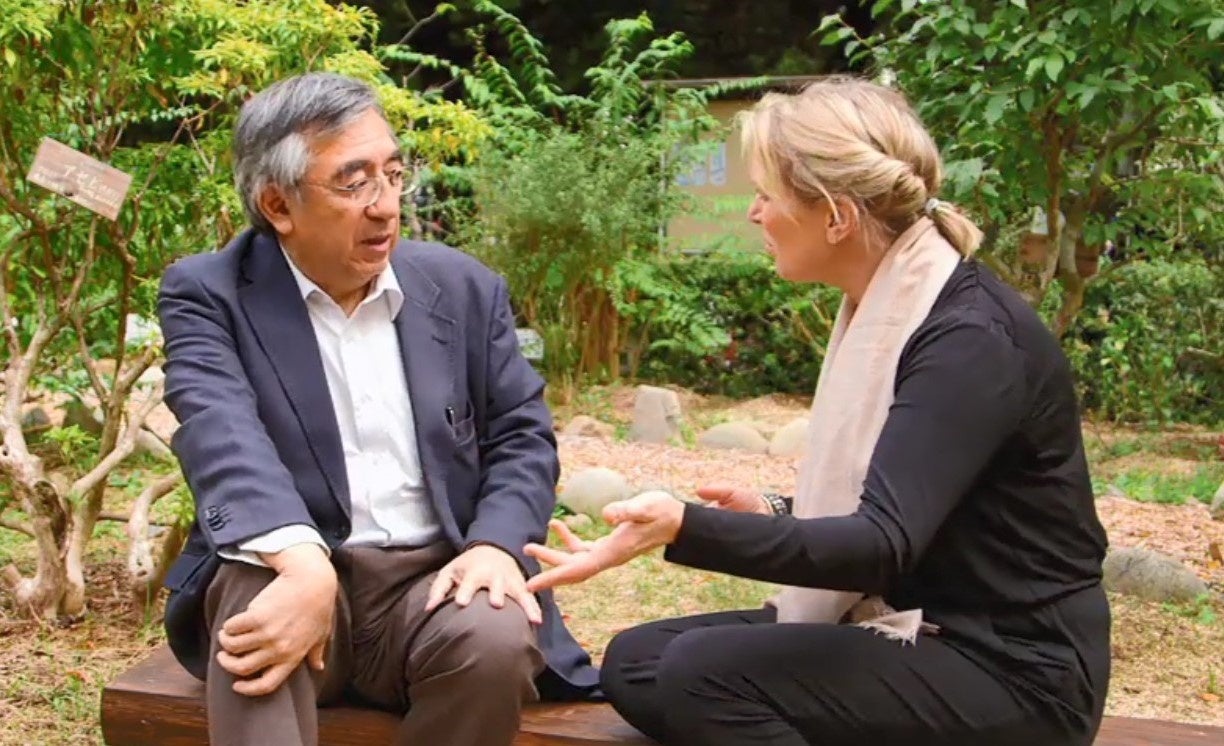 ㊧佐藤 洋一郎さん　㊨レイチェル・アレンさん