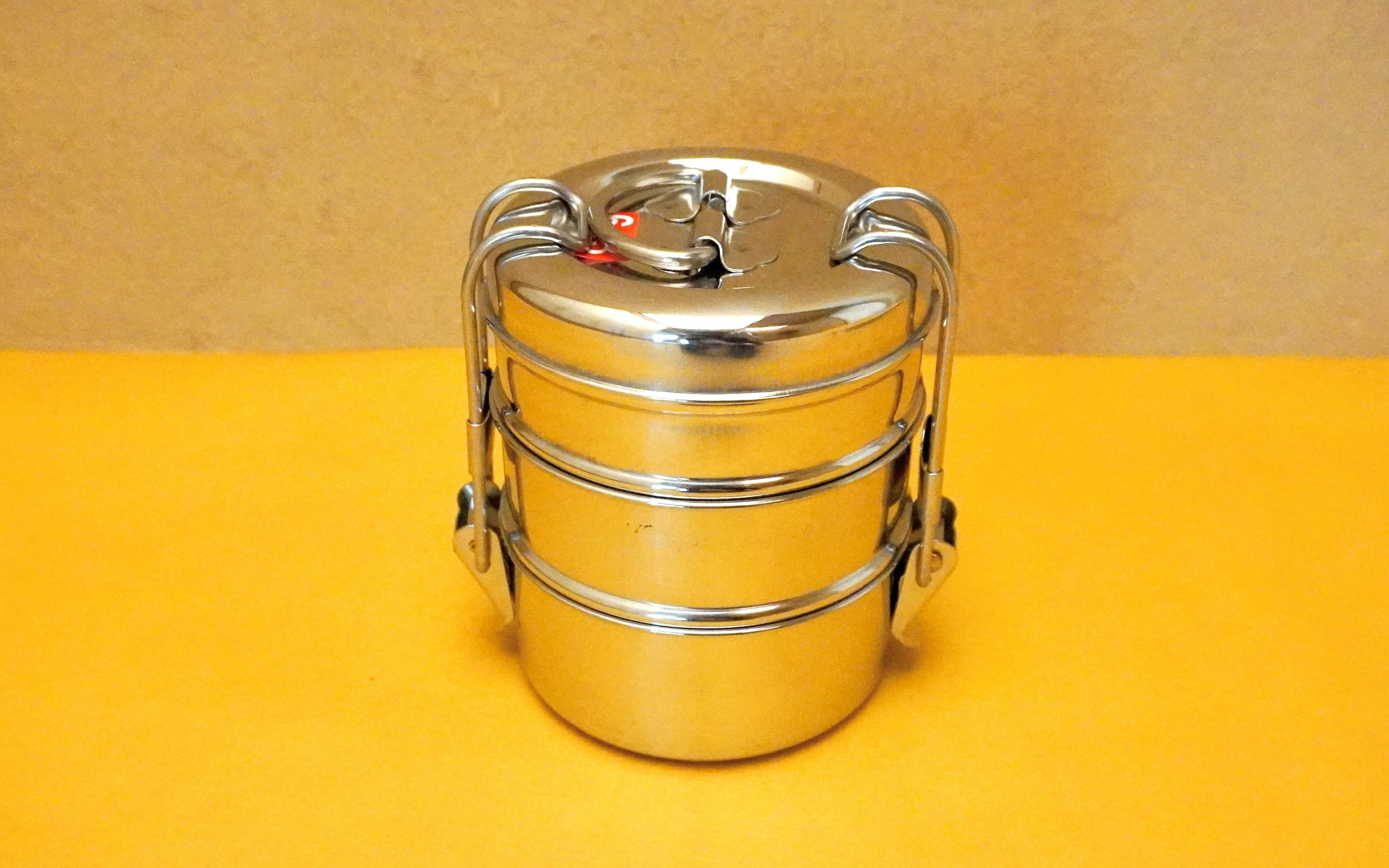 「ダッバー」（インド）