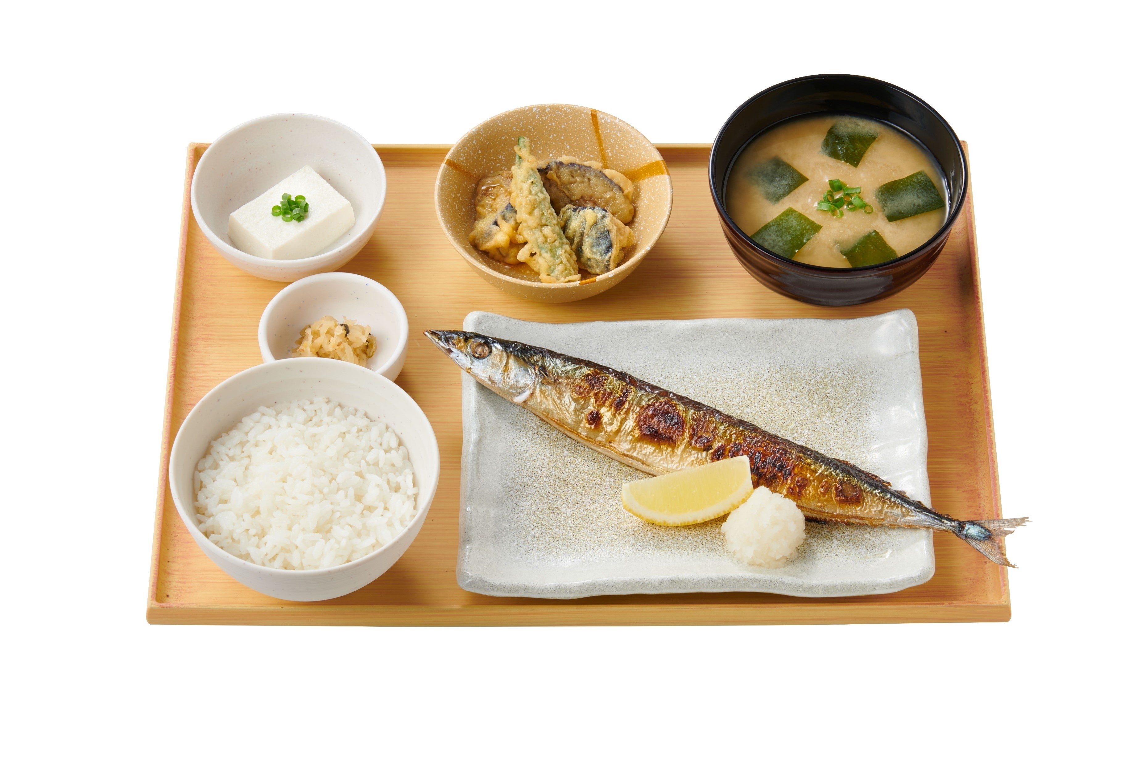 【揚げ出し茄子小鉢付】 さんまの塩焼定食　960円