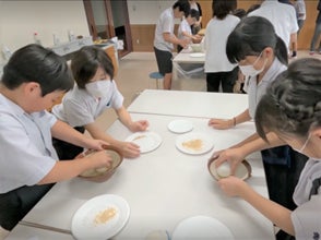 9月22日 野球ボールを使用して、籾摺り