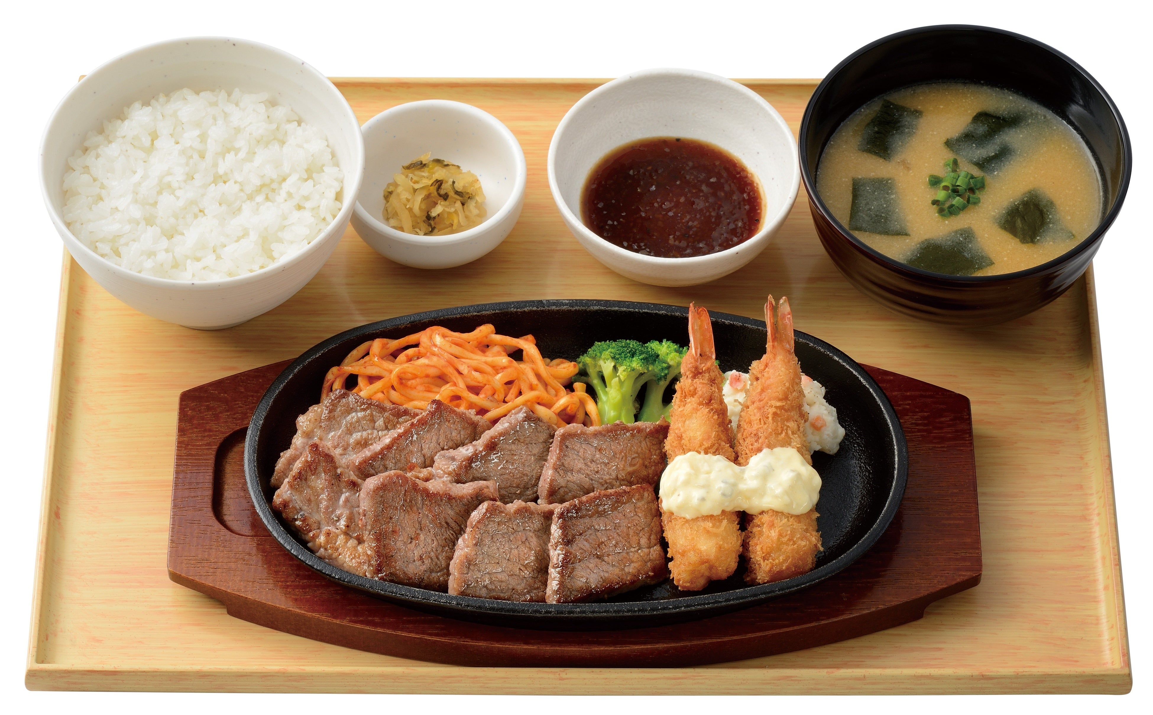ブラックアンガスビーフのカットステーキとエビフライの定食【和風ソース】 1,630円
