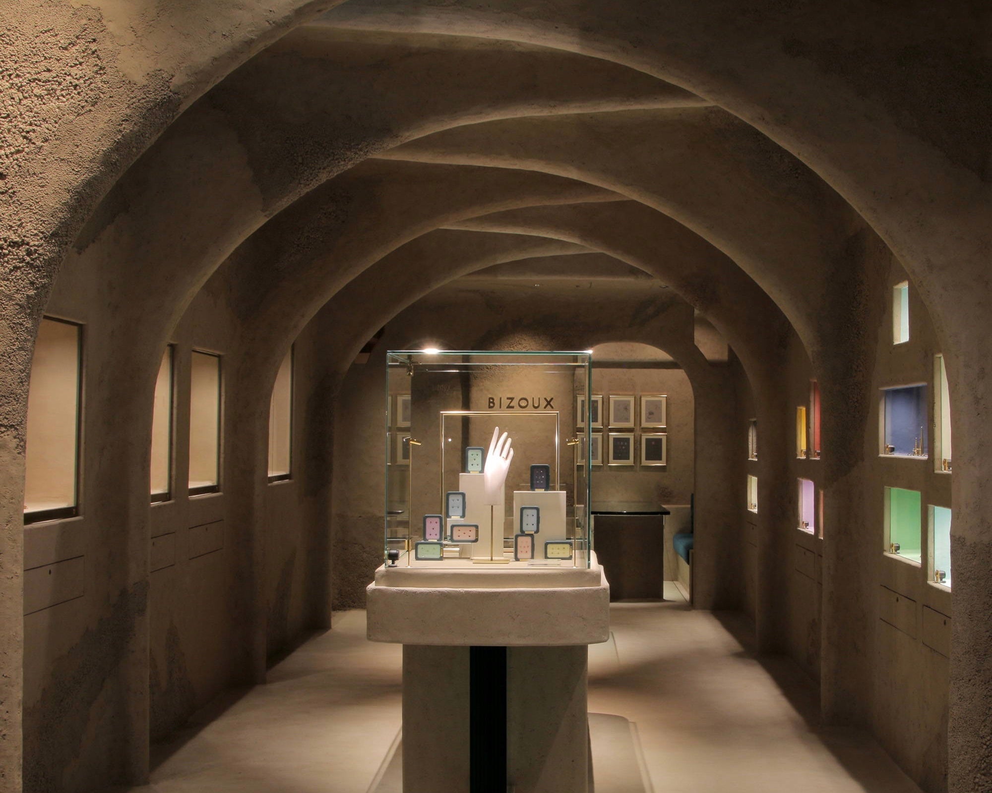 ビズー表参道店（表参道ヒルズB1F）